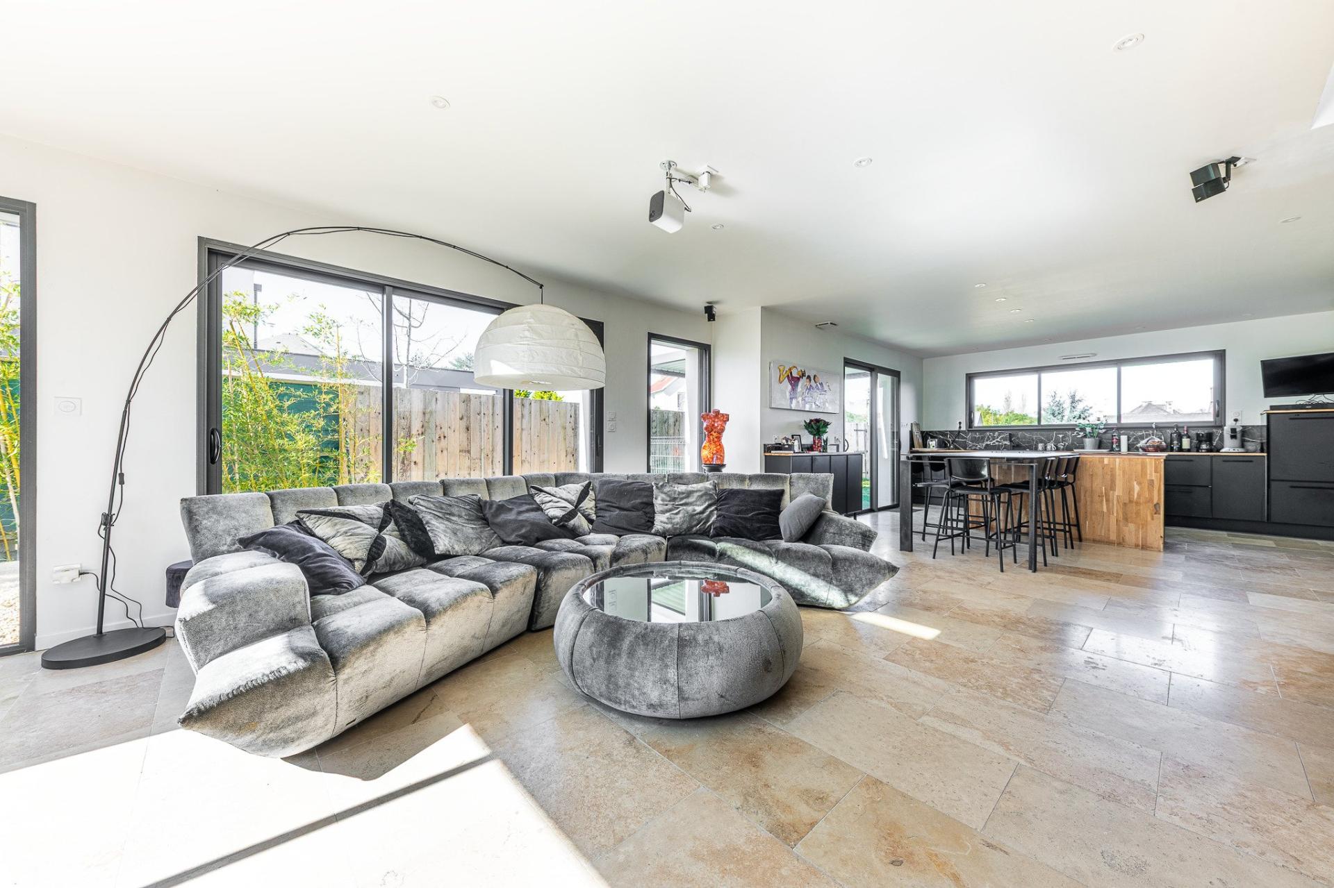 Miniature photo - 2 / 10