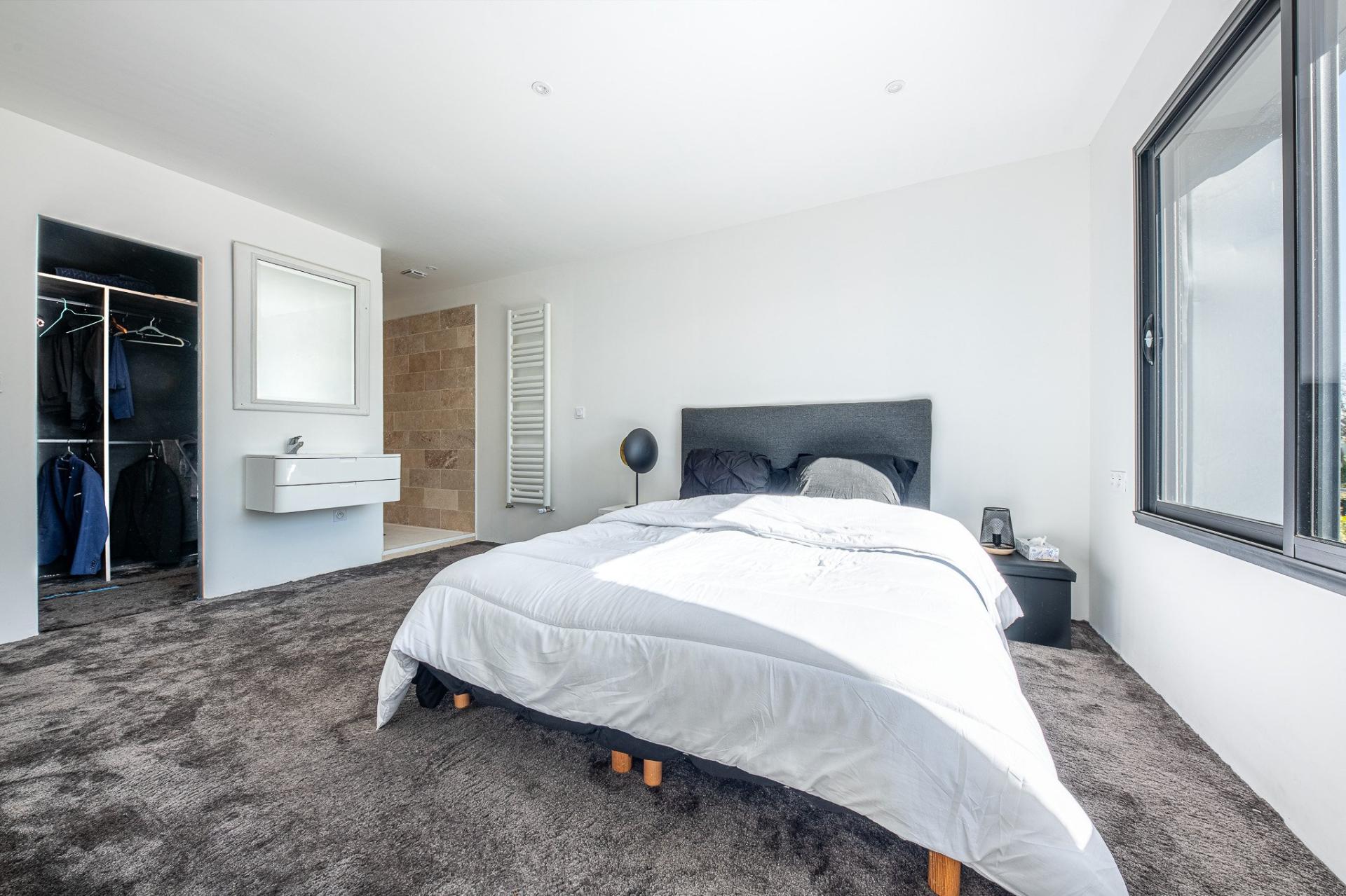 Miniature photo - 6 / 10