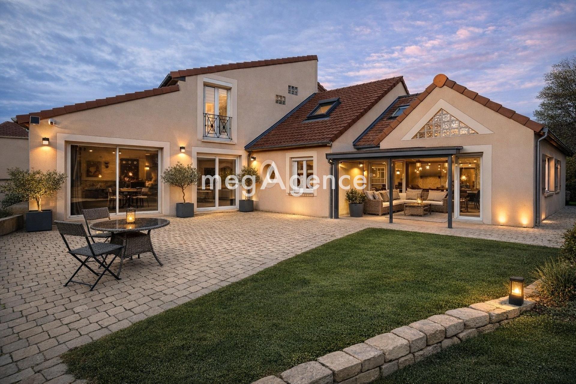 Maison 203 m², 10 pièces, Terrain 960 m².