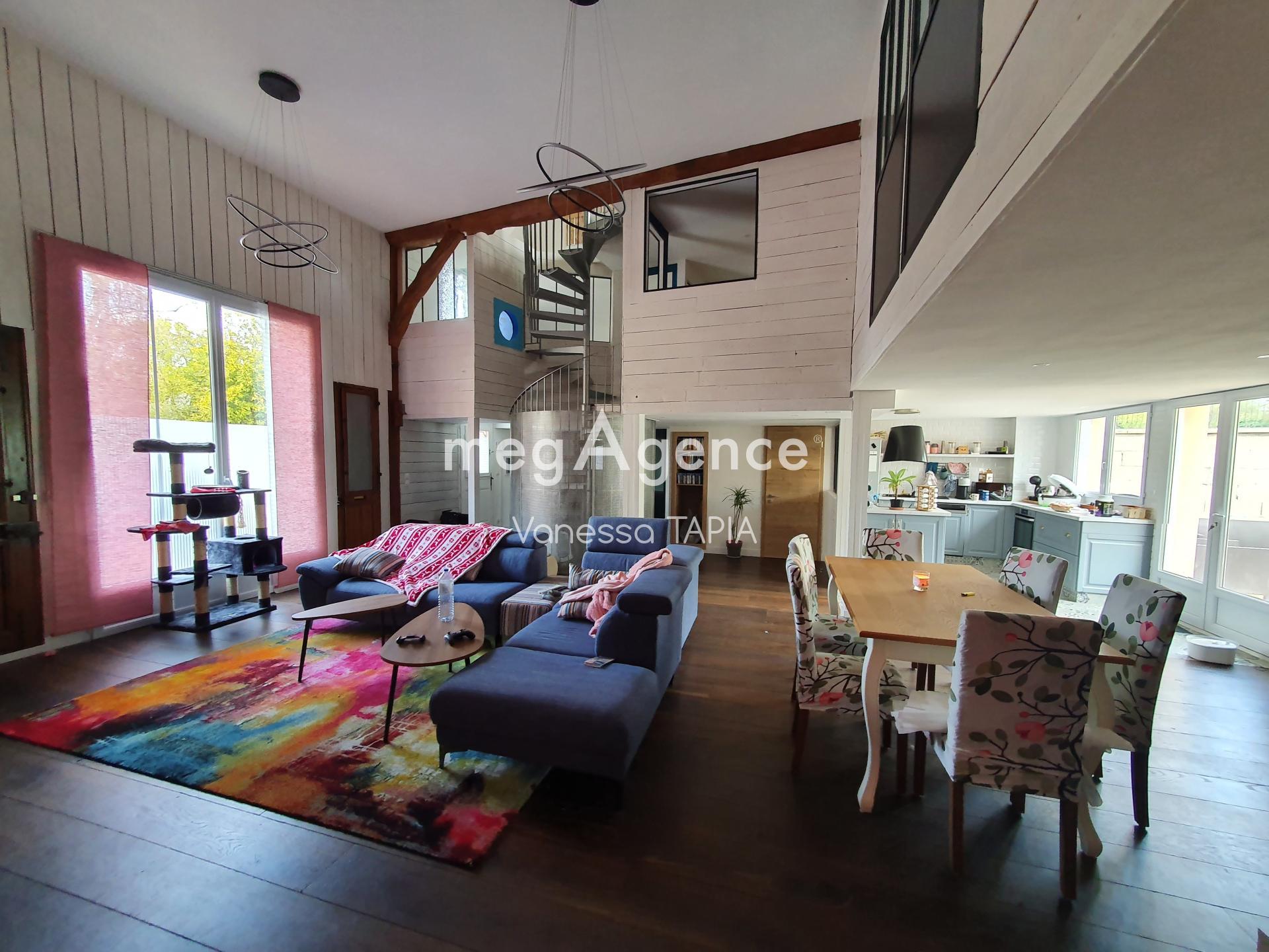 Miniature photo - 2 / 17