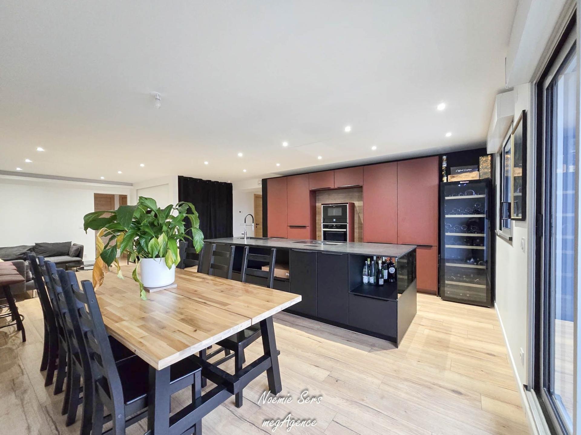 Miniature photo - 2 / 10