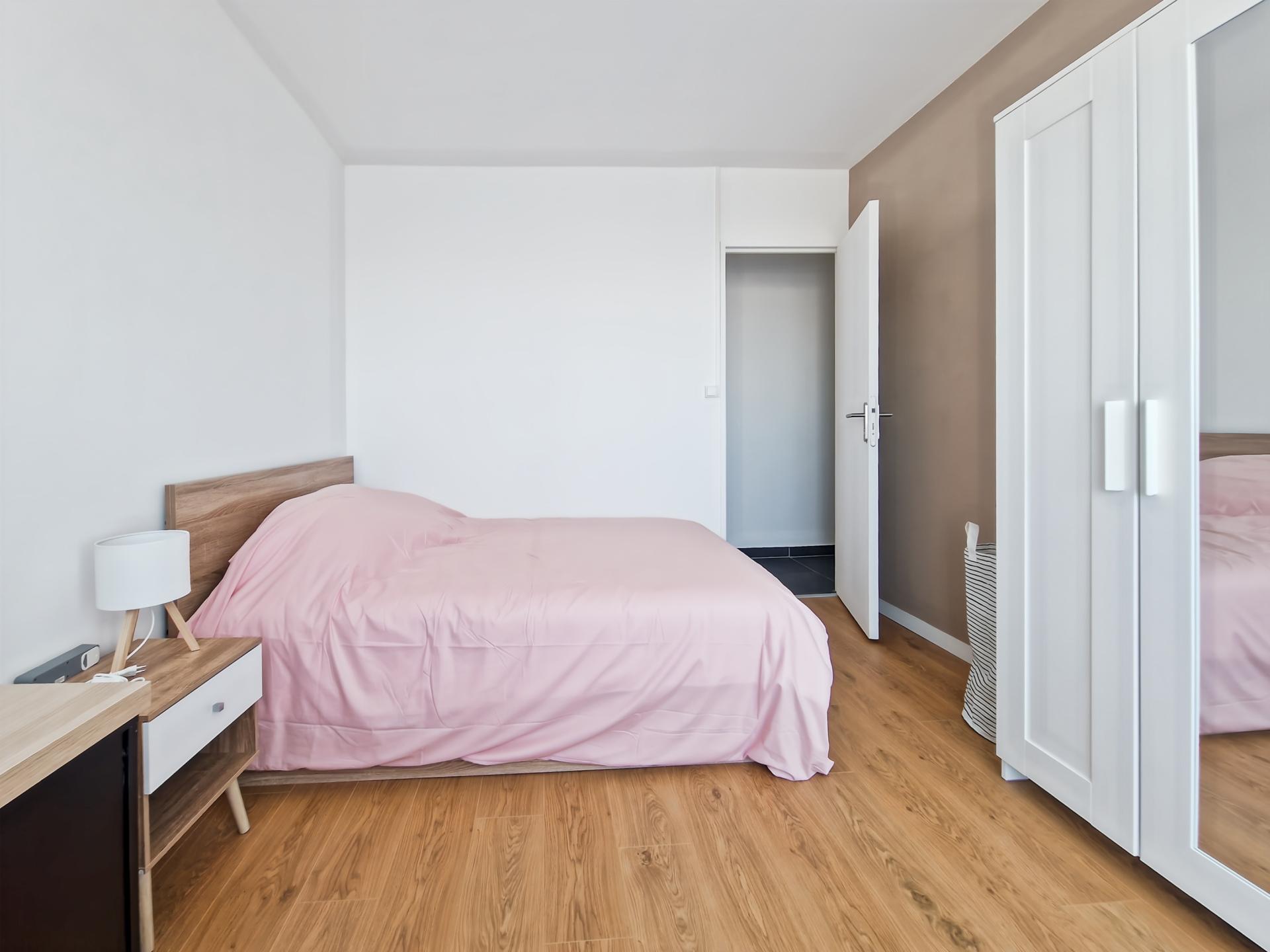 Miniature photo - 2 / 6