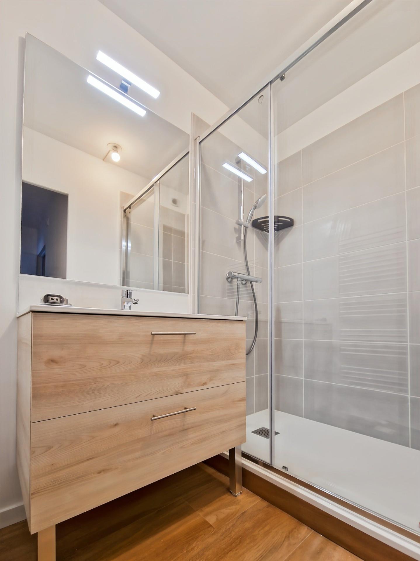 Miniature photo - 3 / 4