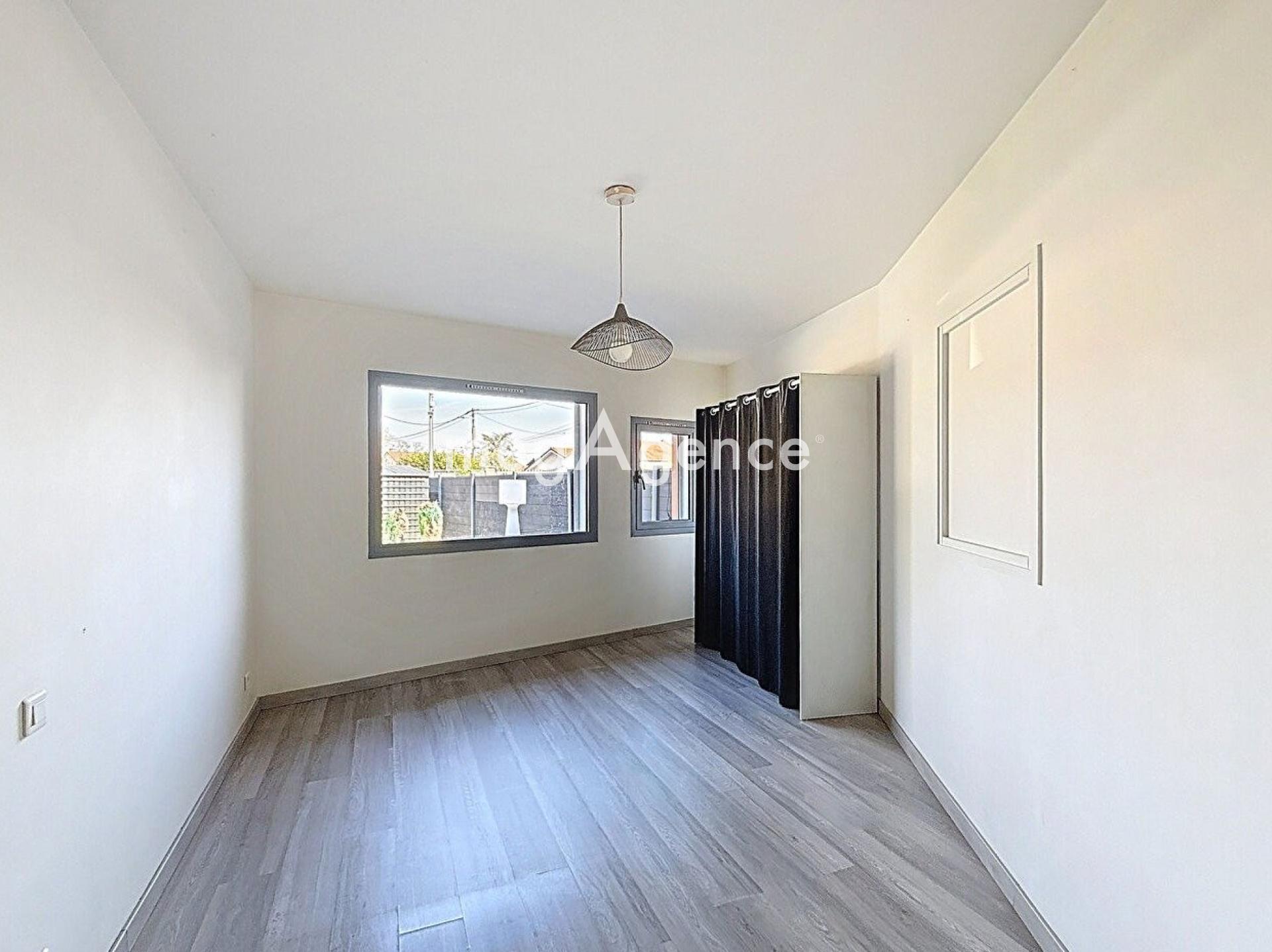 Miniature photo - 8 / 10