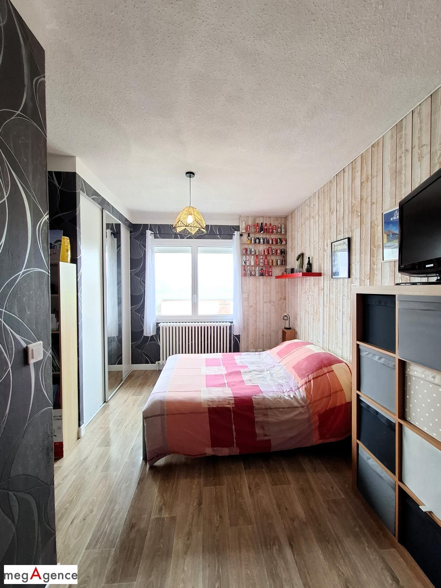 Miniature photo - 12 / 18