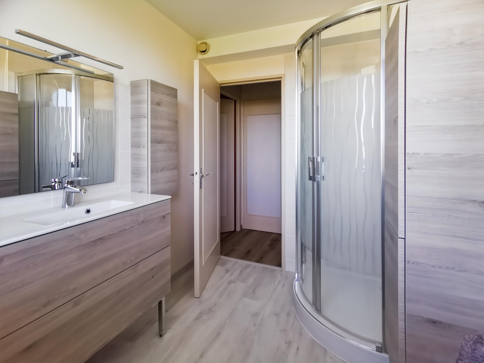 Miniature photo - 2 / 5