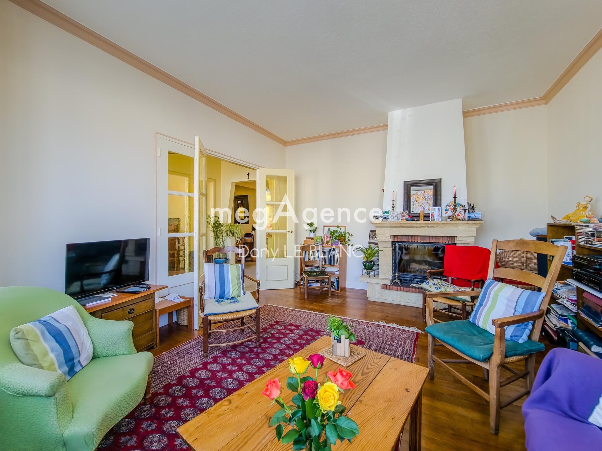 Miniature photo - 2 / 18