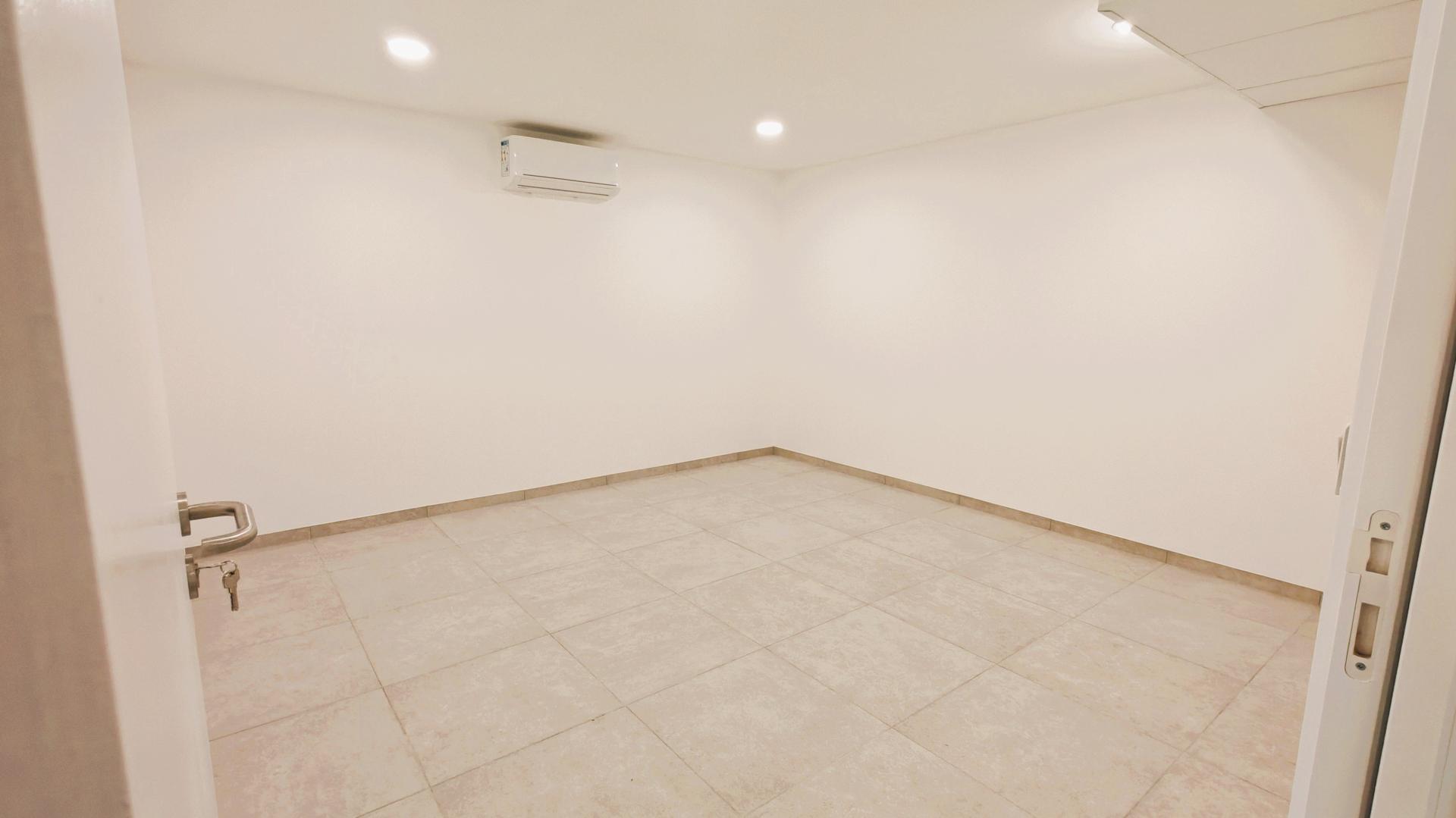 Miniature photo - 5 / 8