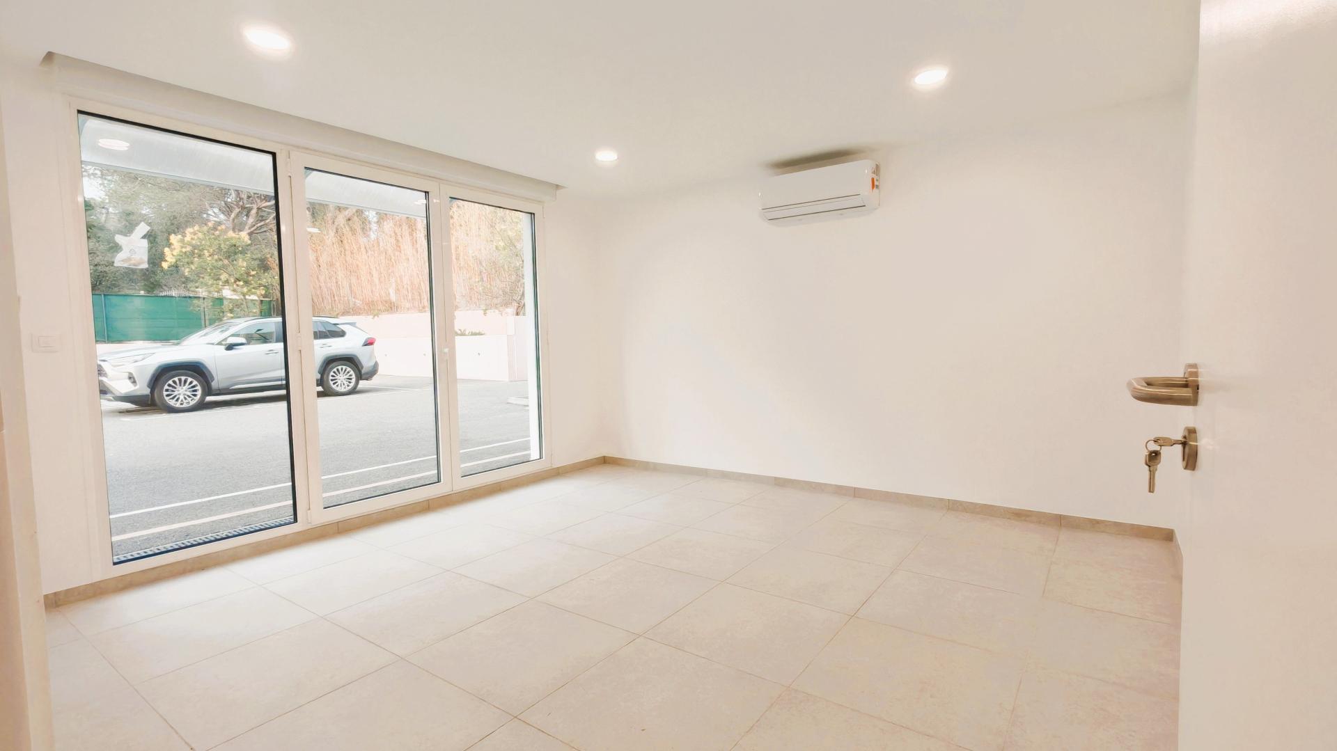 Miniature photo - 3 / 8