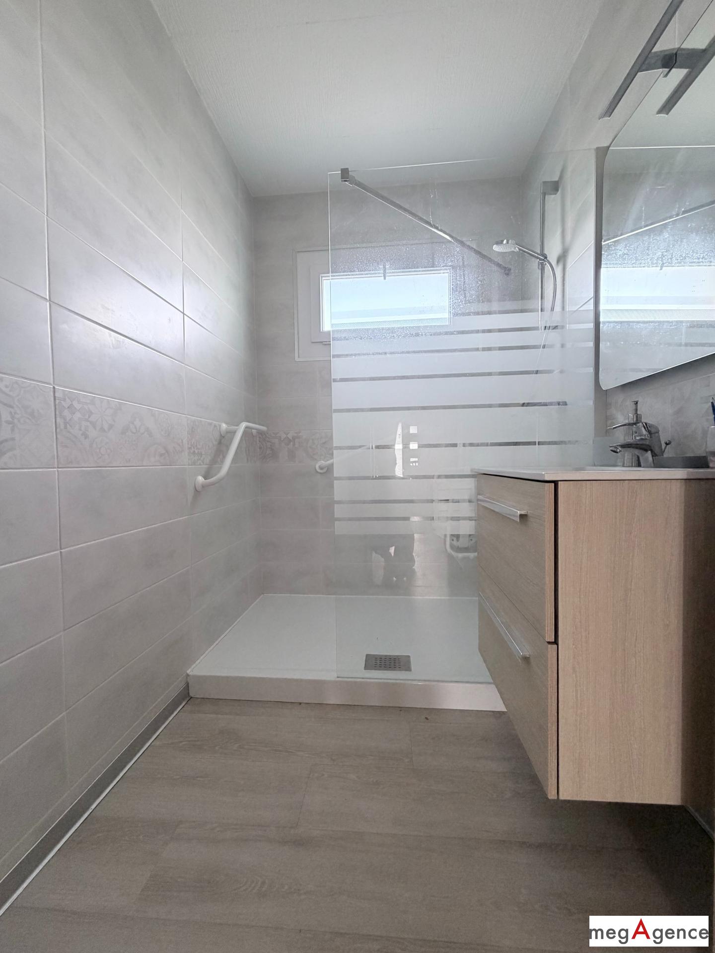 Miniature photo - 9 / 17