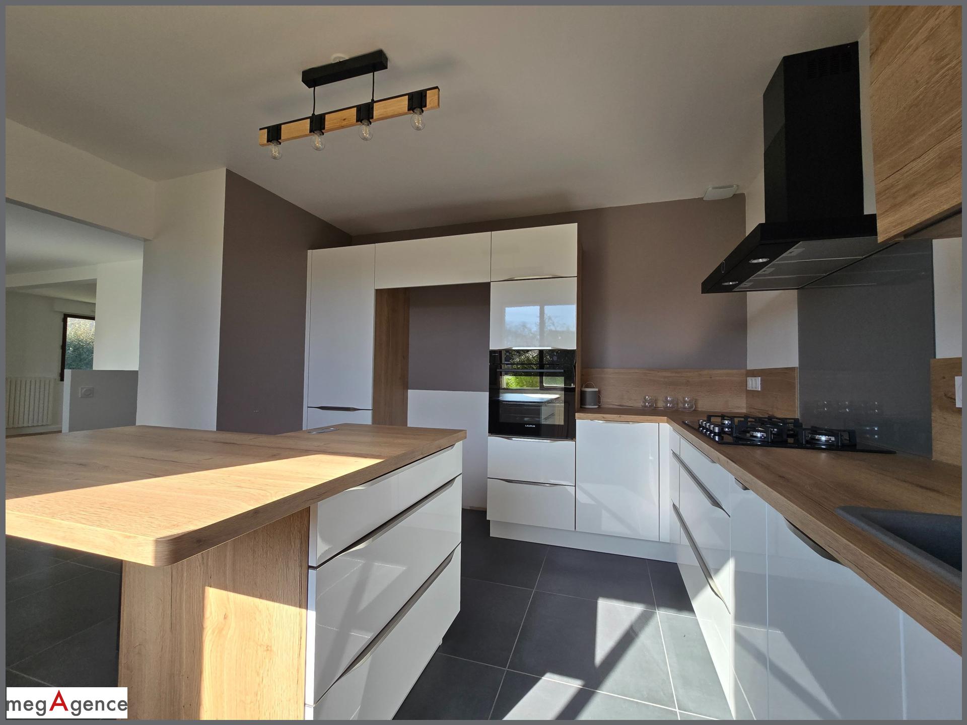 Miniature photo - 2 / 18