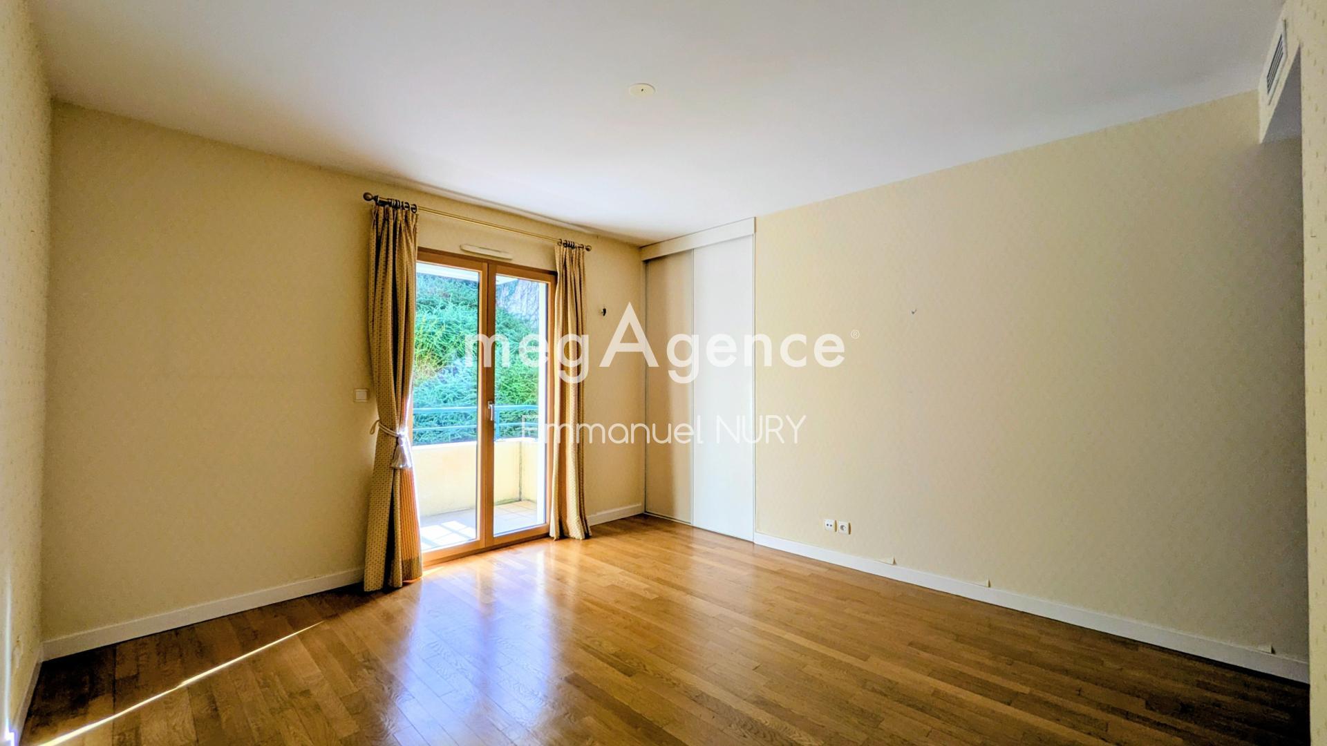 Miniature photo - 4 / 13