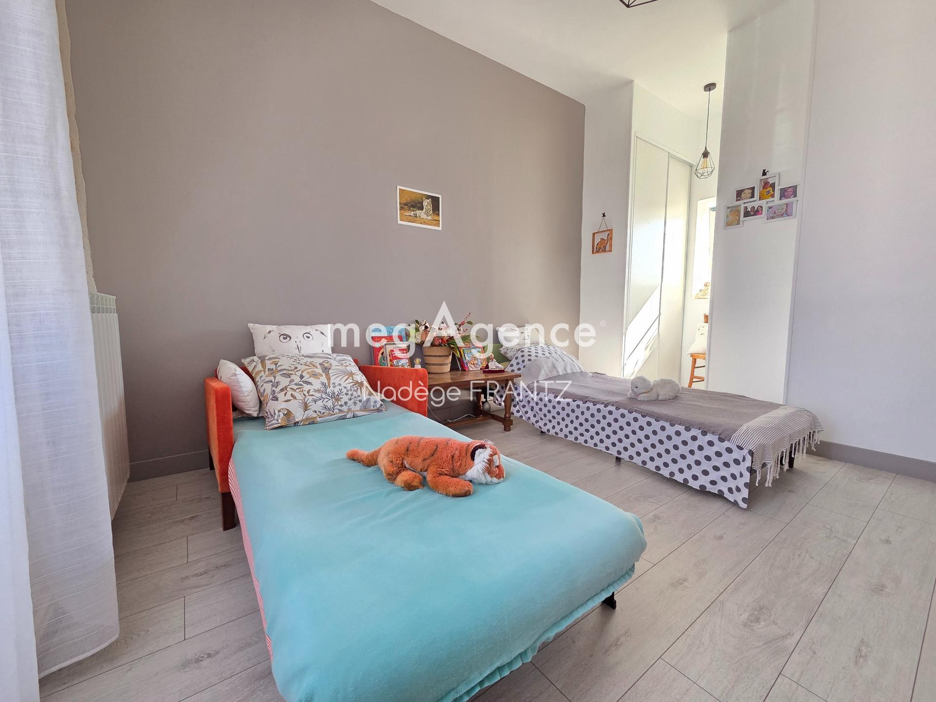 Miniature photo - 8 / 16