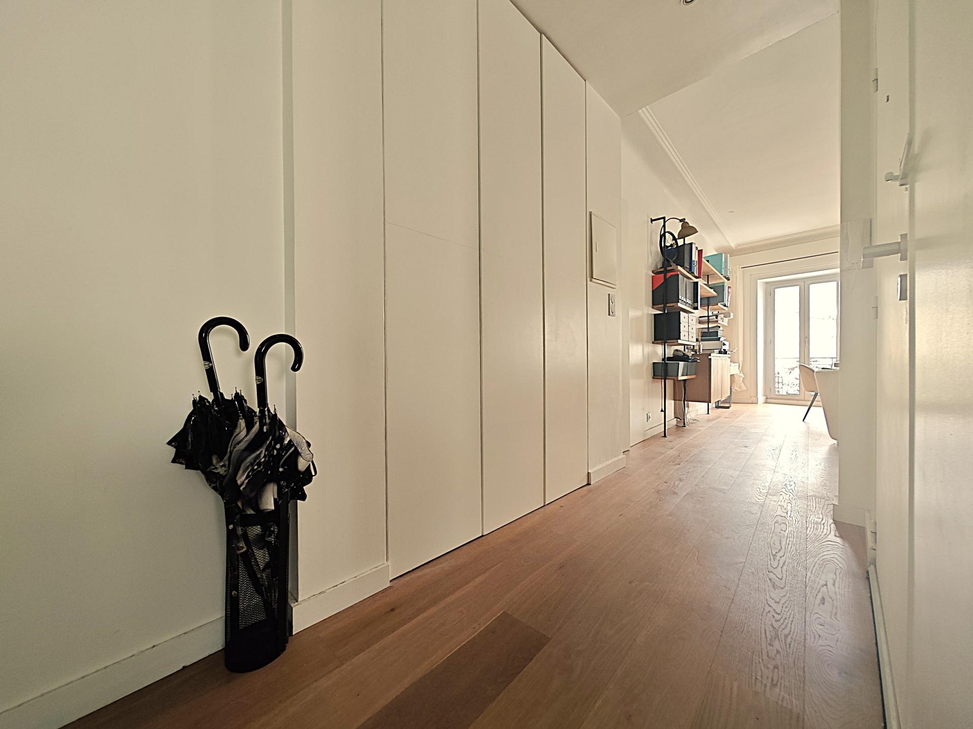 Miniature photo - 5 / 10