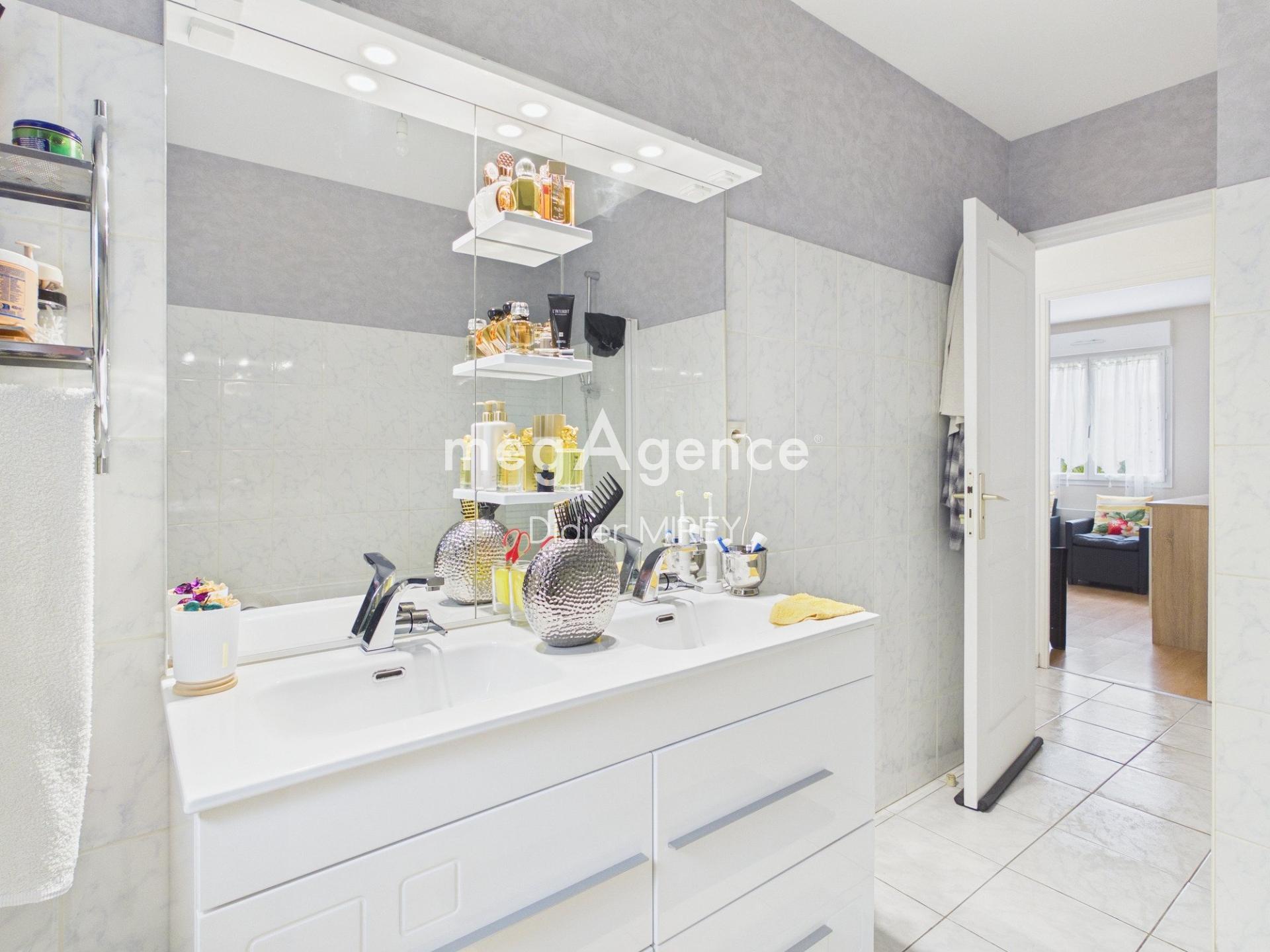 Miniature photo - 9 / 12