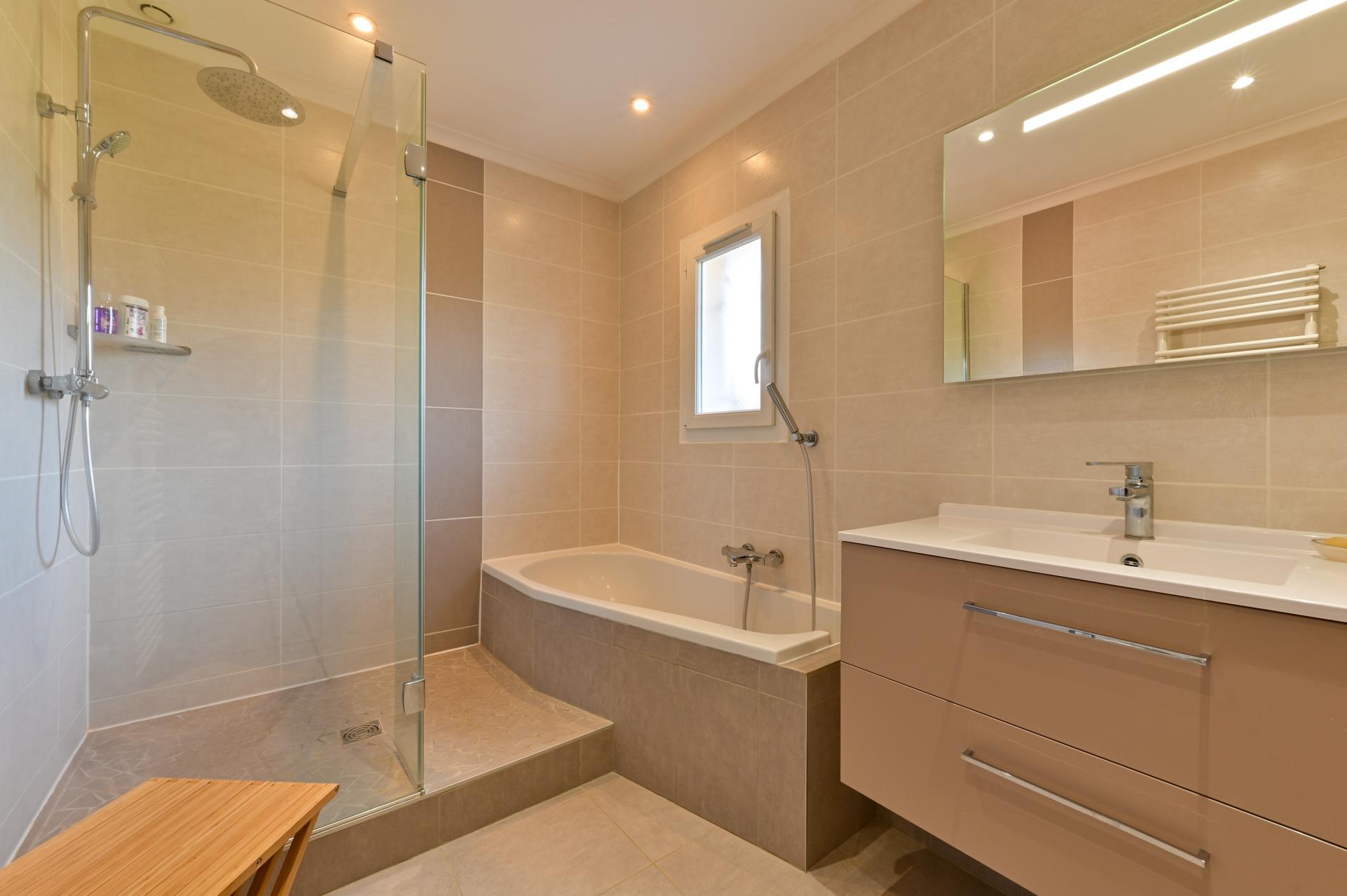 Miniature photo - 8 / 10