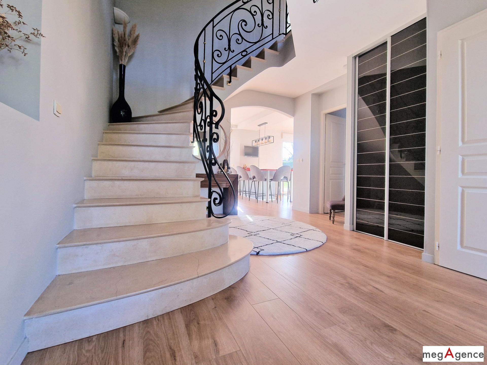 Miniature photo - 2 / 14