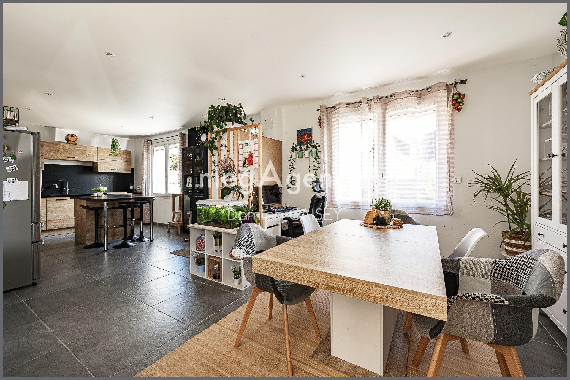 Miniature photo - 2 / 19