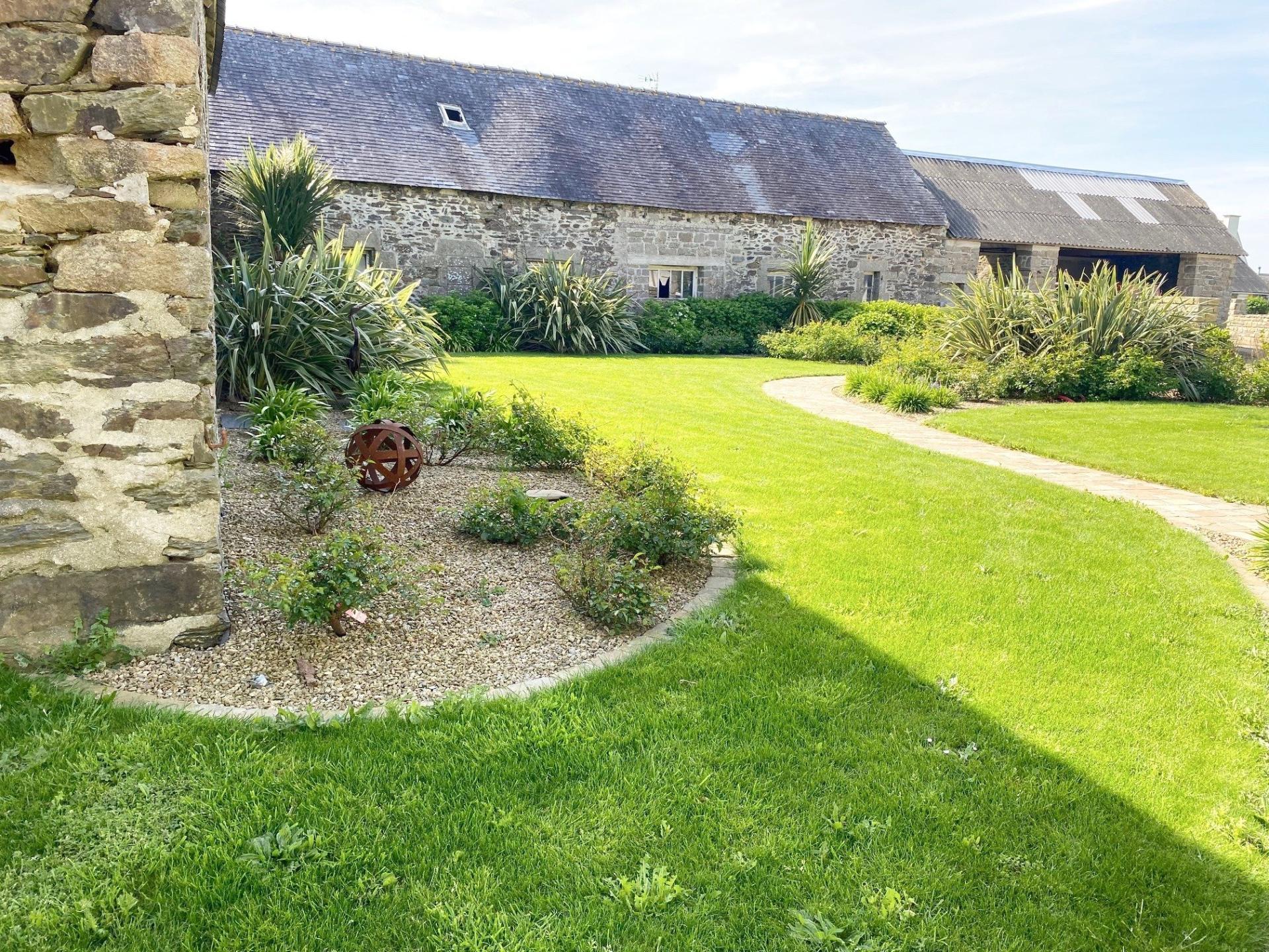 Miniature photo - 2 / 18