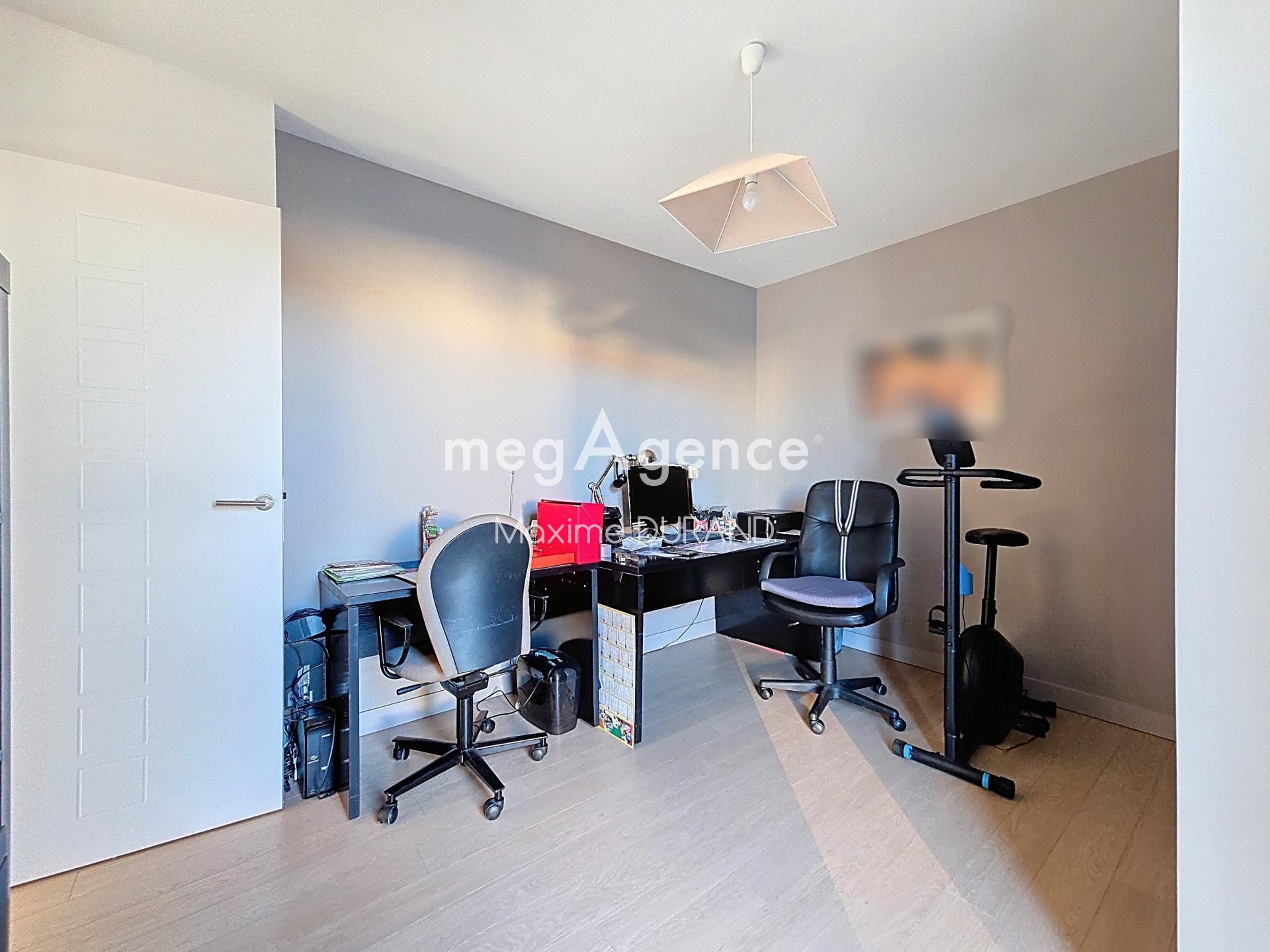 Miniature photo - 12 / 16