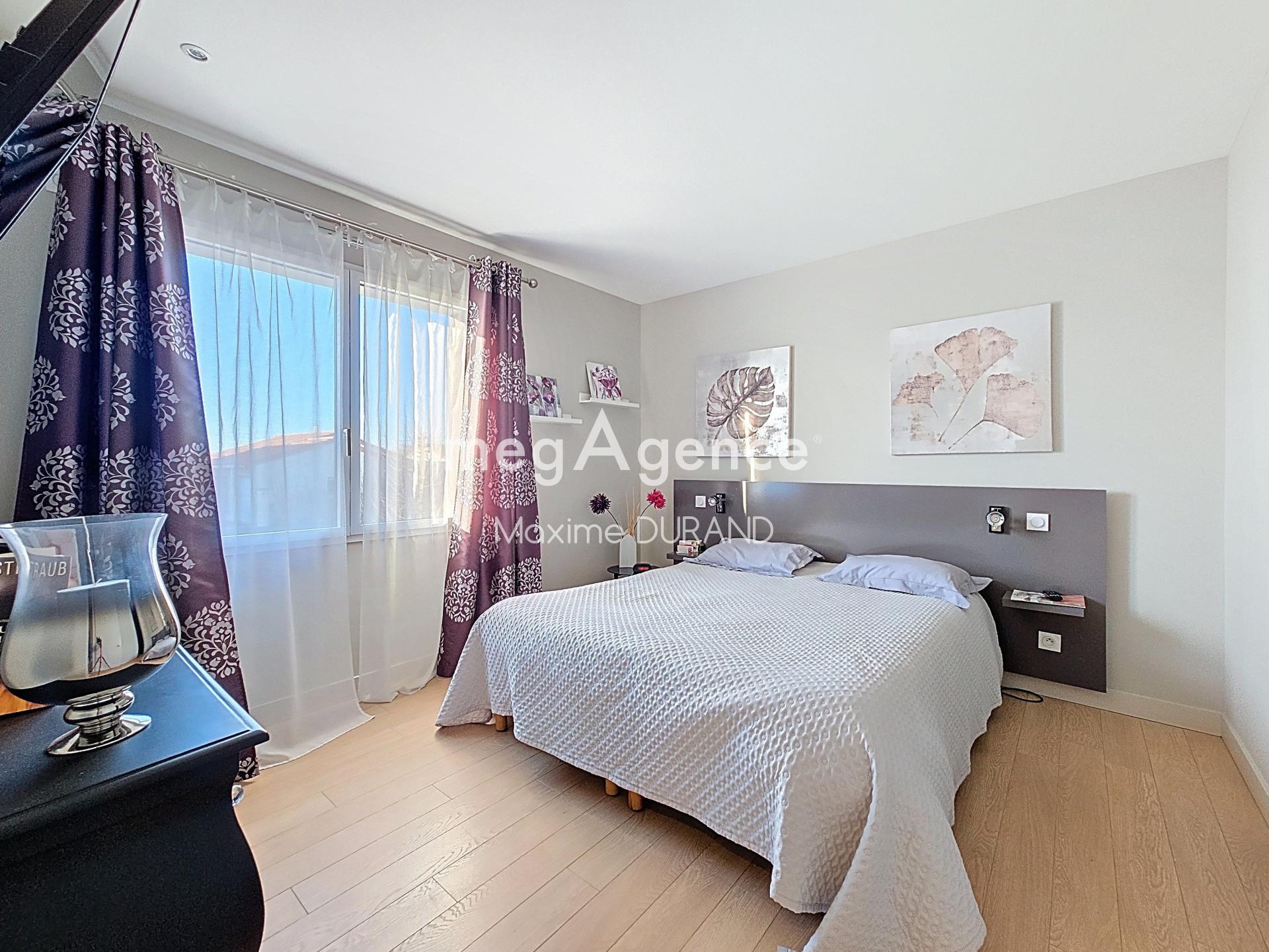 Miniature photo - 9 / 16