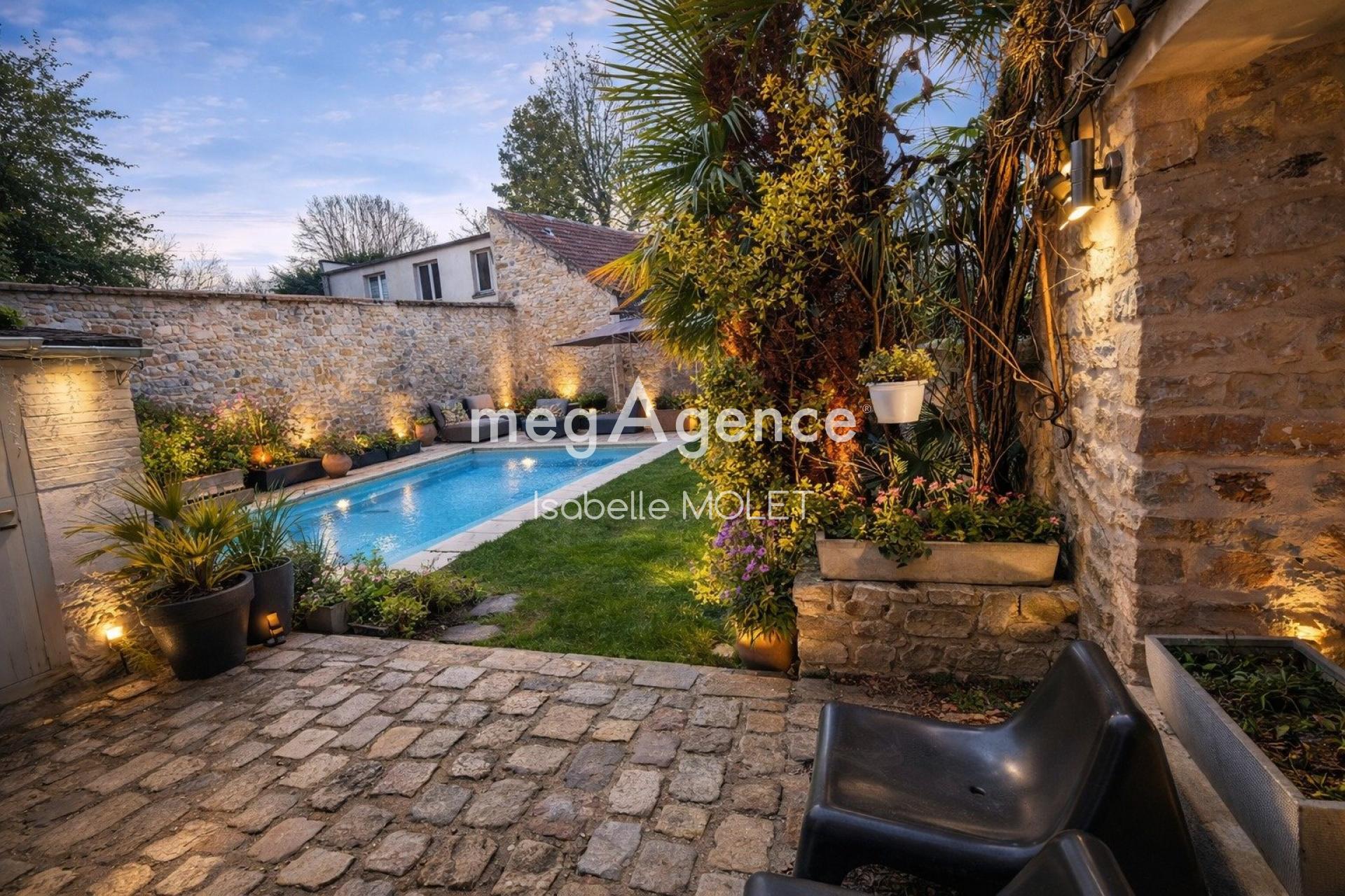 Miniature photo - 2 / 19