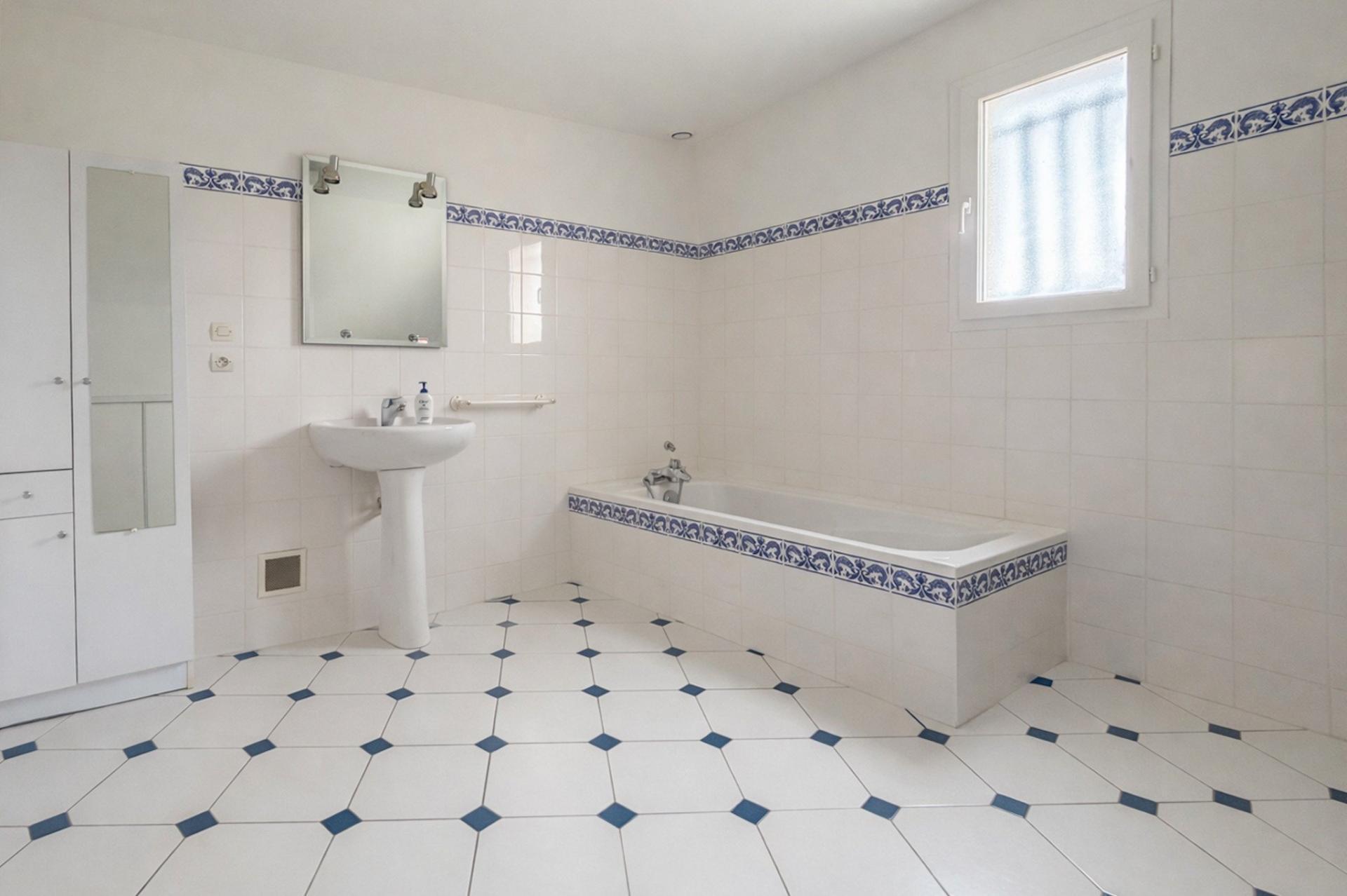 Miniature photo - 12 / 20