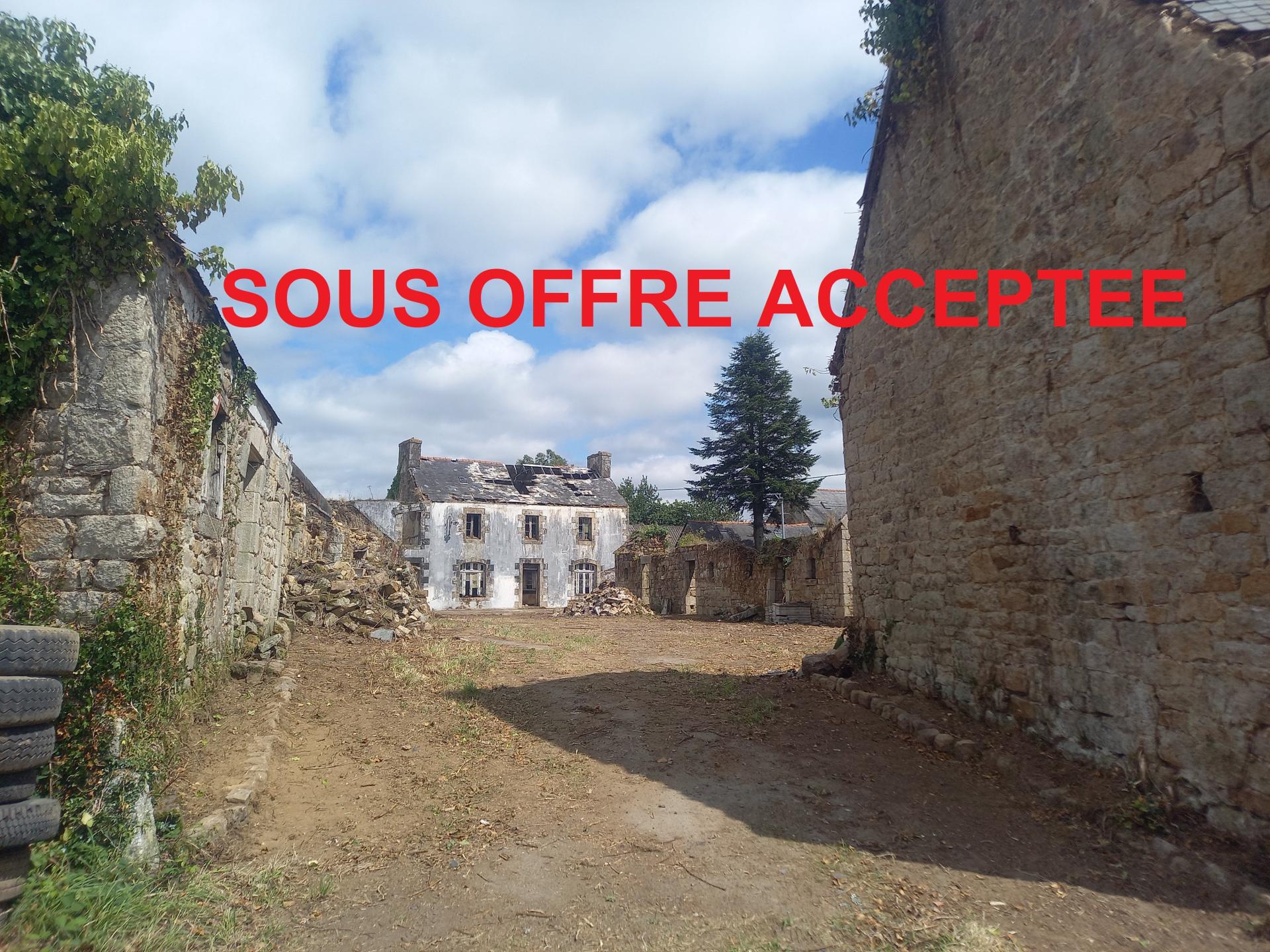 Maison 11 pièces 120 m² · à Botsorhel · 120 m² · 45 000 €