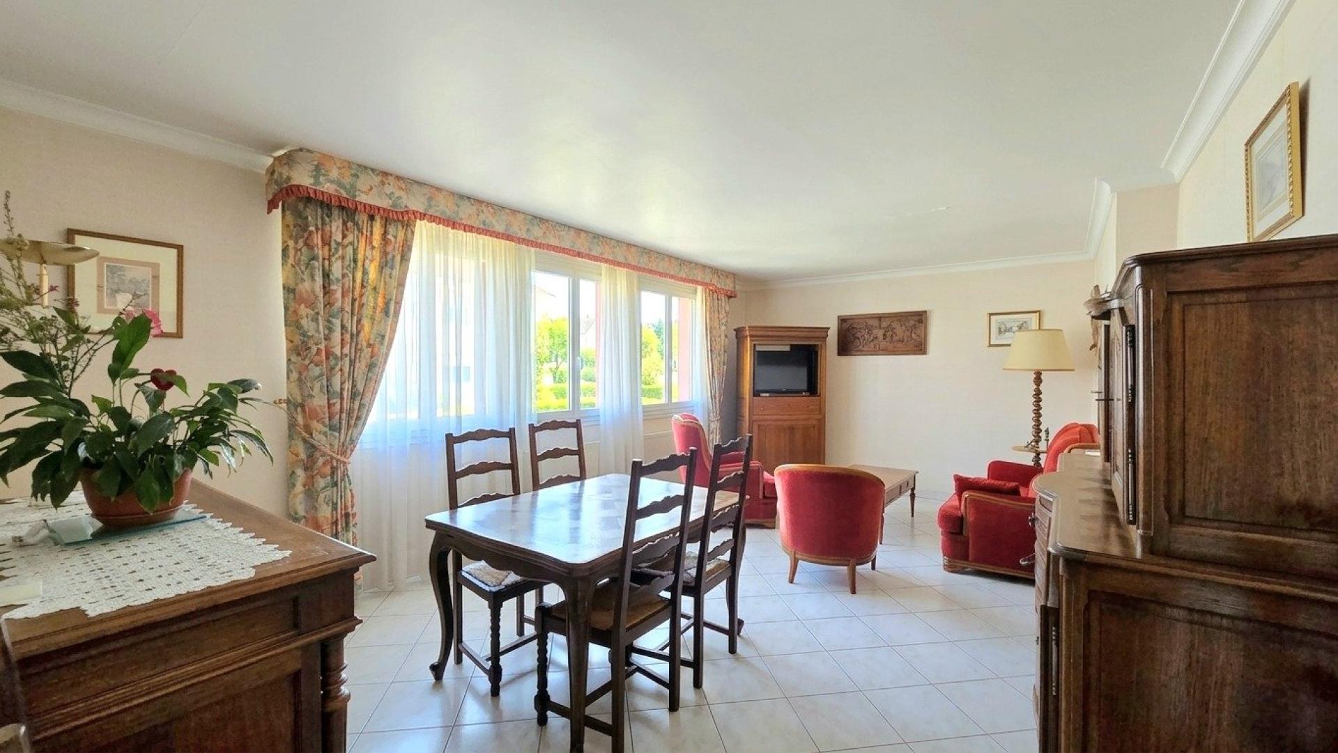 Miniature photo - 2 / 10