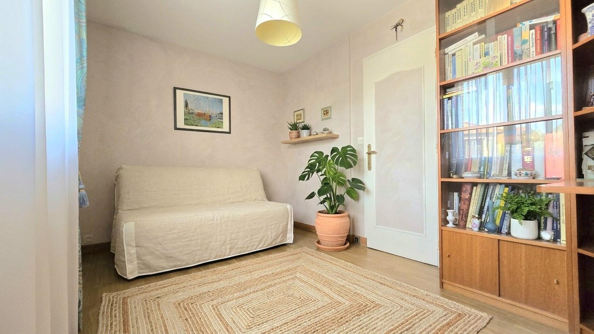 Miniature photo - 5 / 10