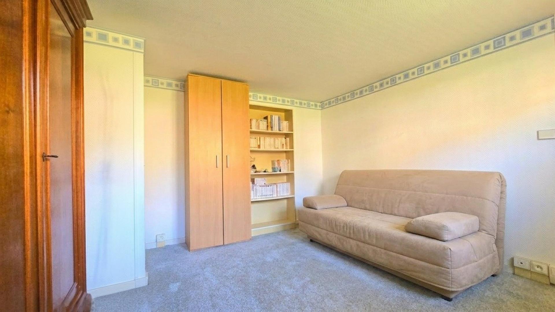 Miniature photo - 9 / 10