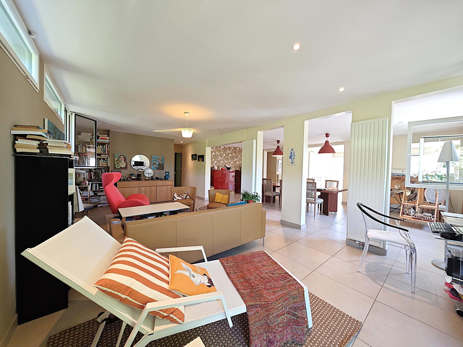 Miniature photo - 2 / 17