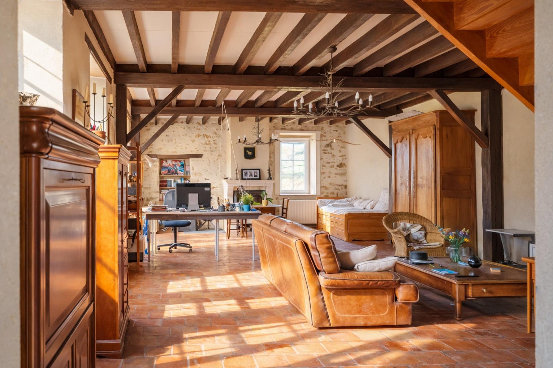 Miniature photo - 2 / 18