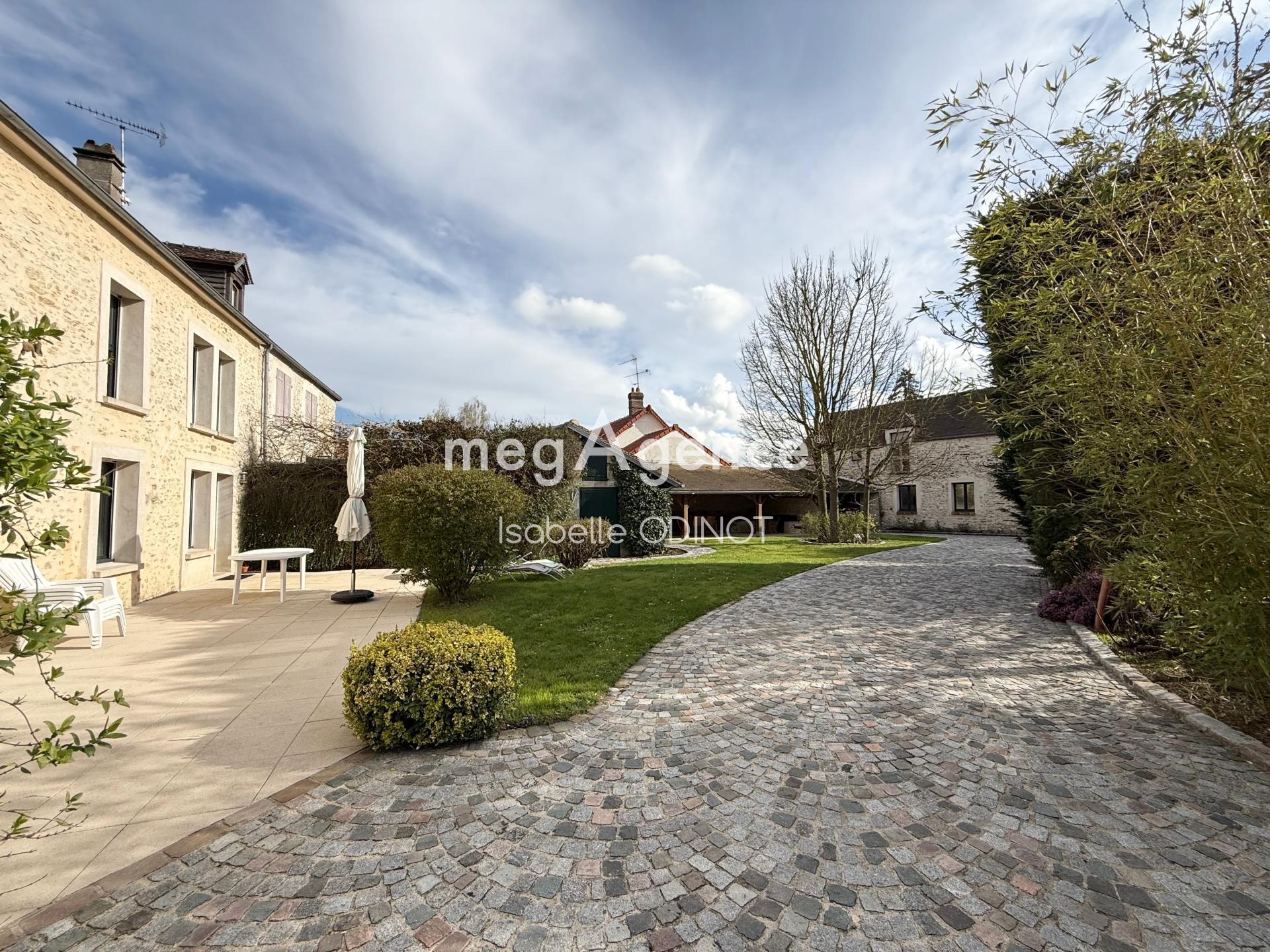 Miniature photo - 2 / 17