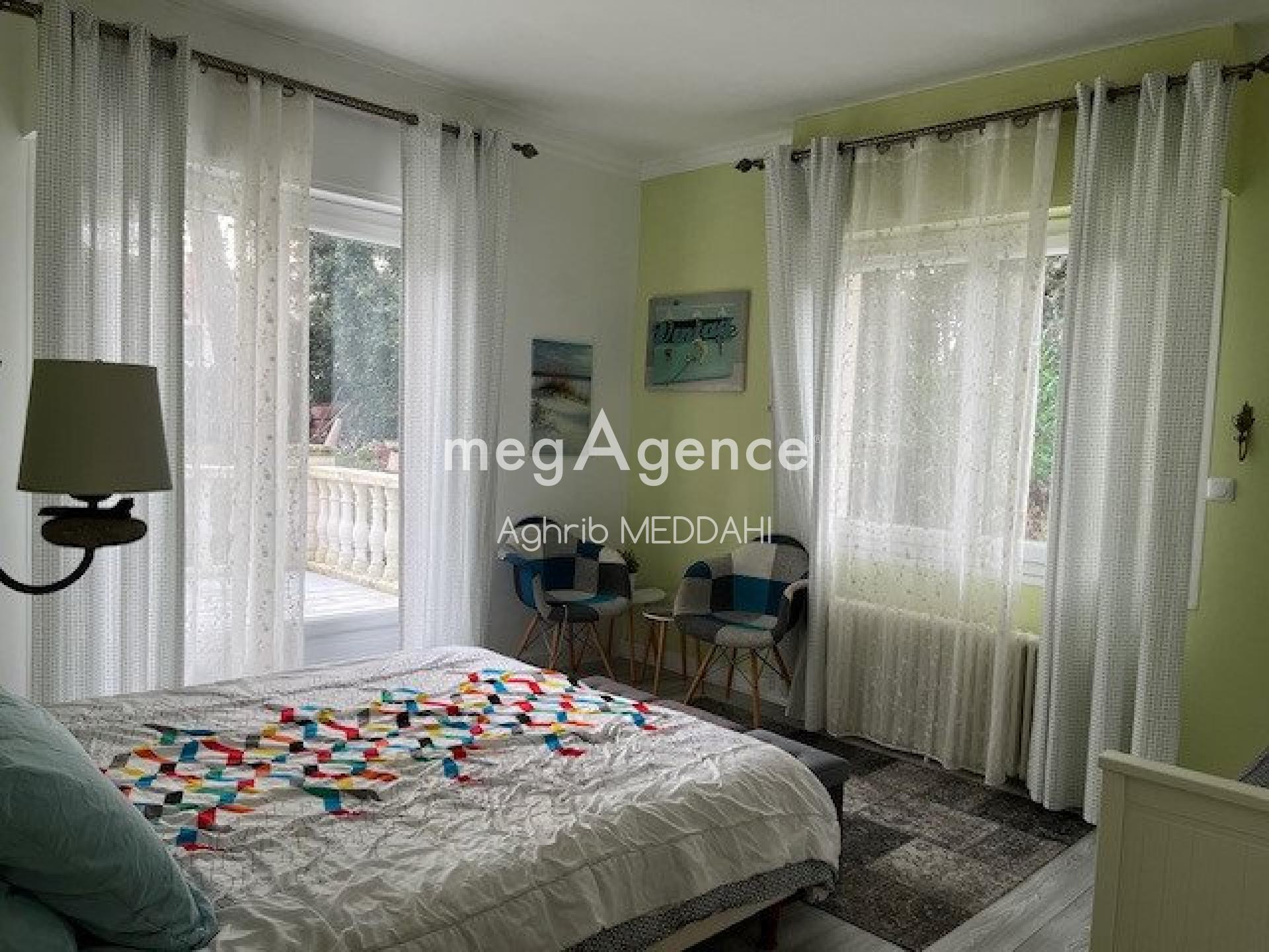 Miniature photo - 8 / 16