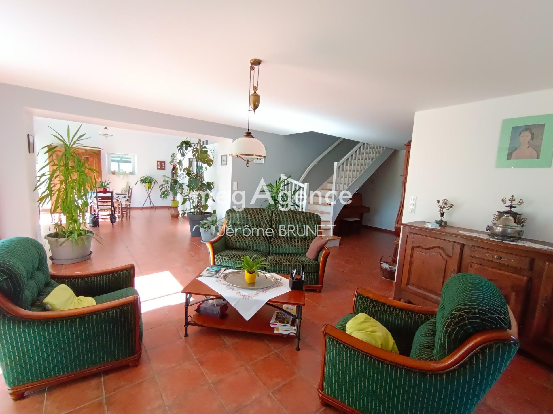 Miniature photo - 2 / 14