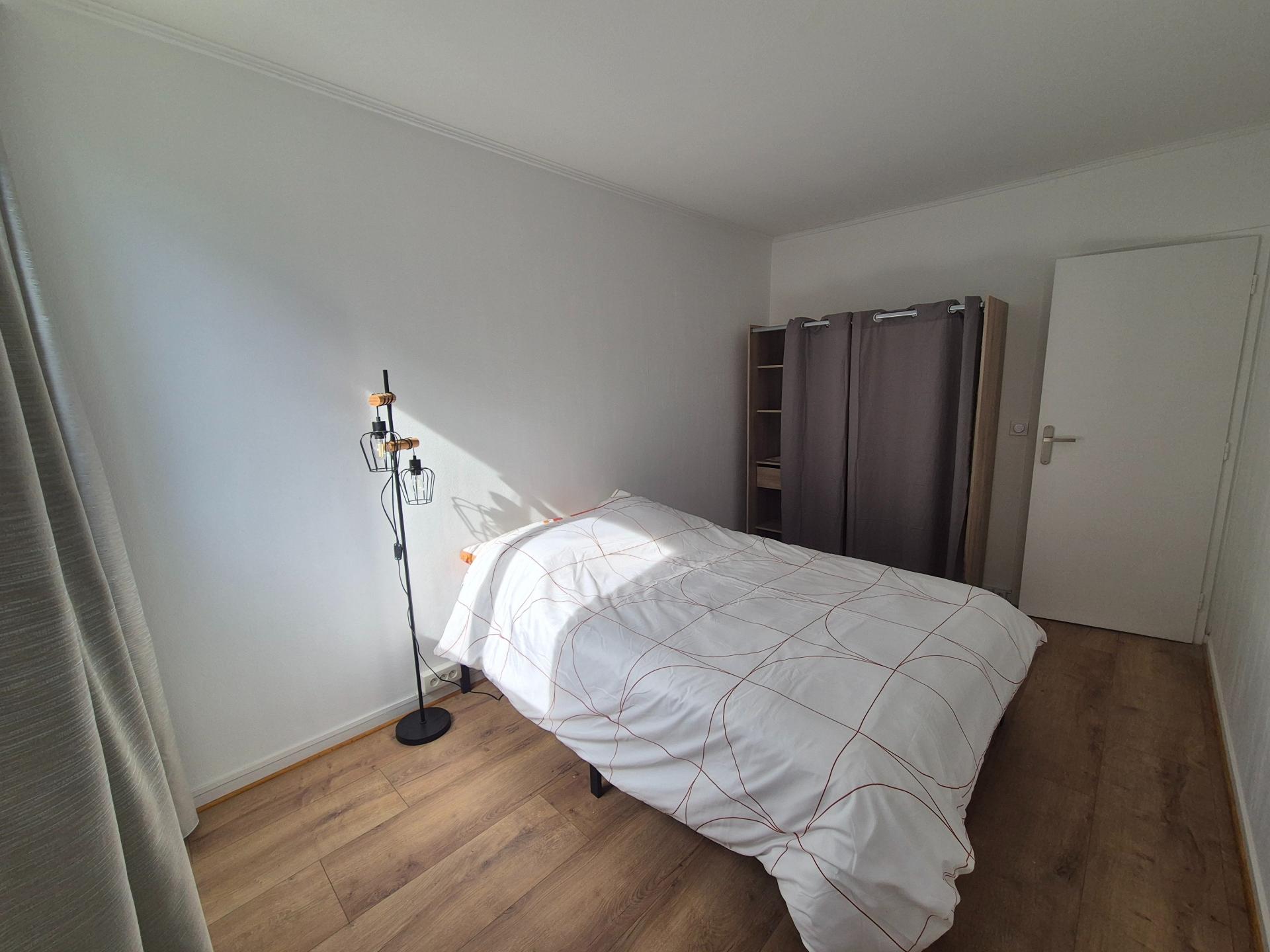 Miniature photo - 12 / 20