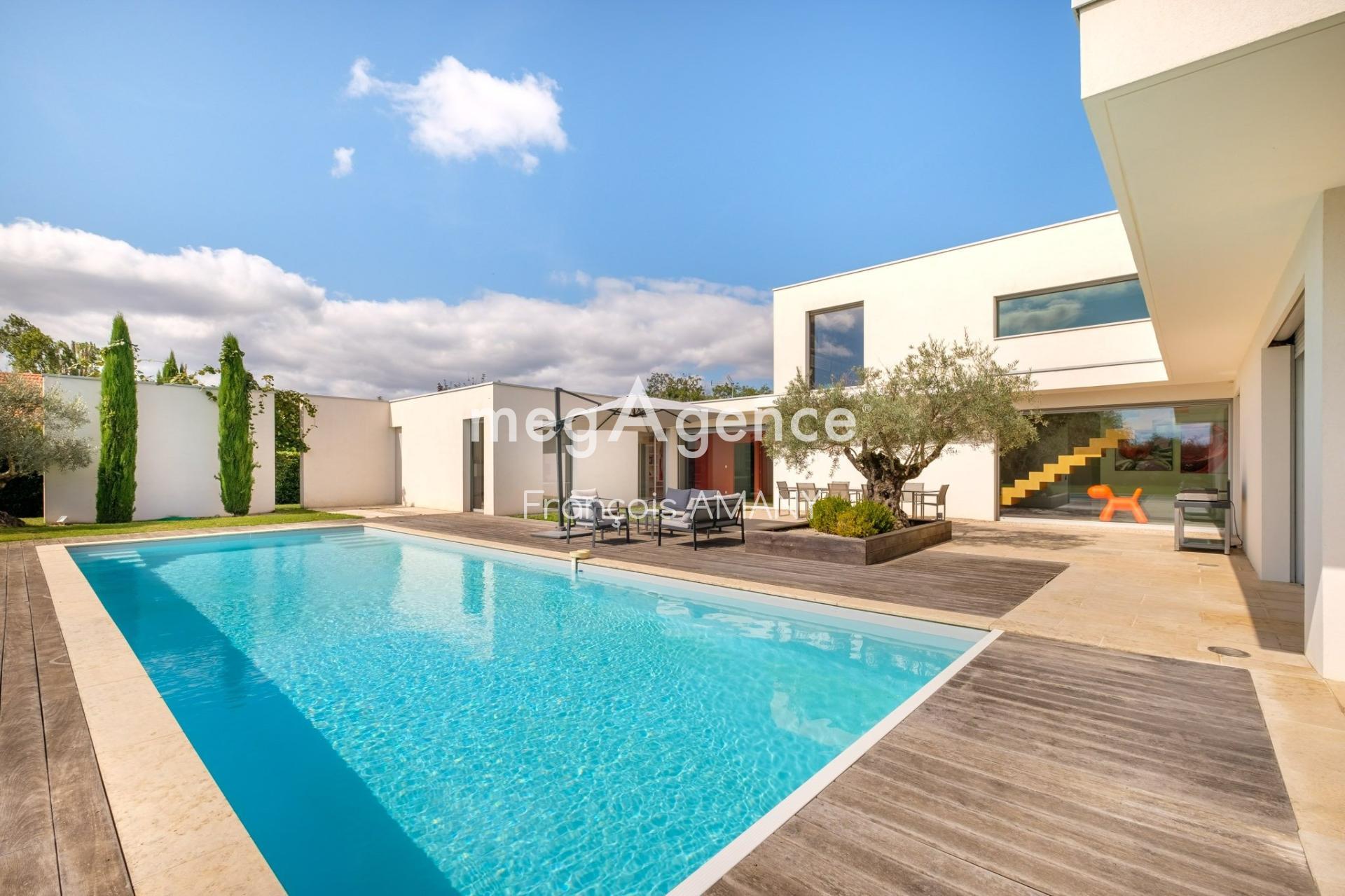 Miniature photo - 2 / 10