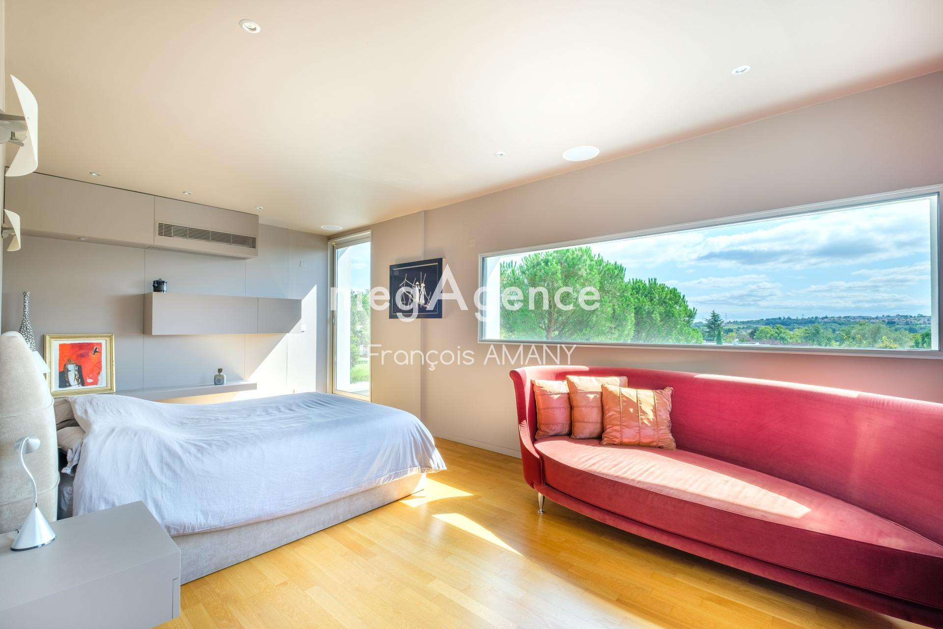 Miniature photo - 8 / 10