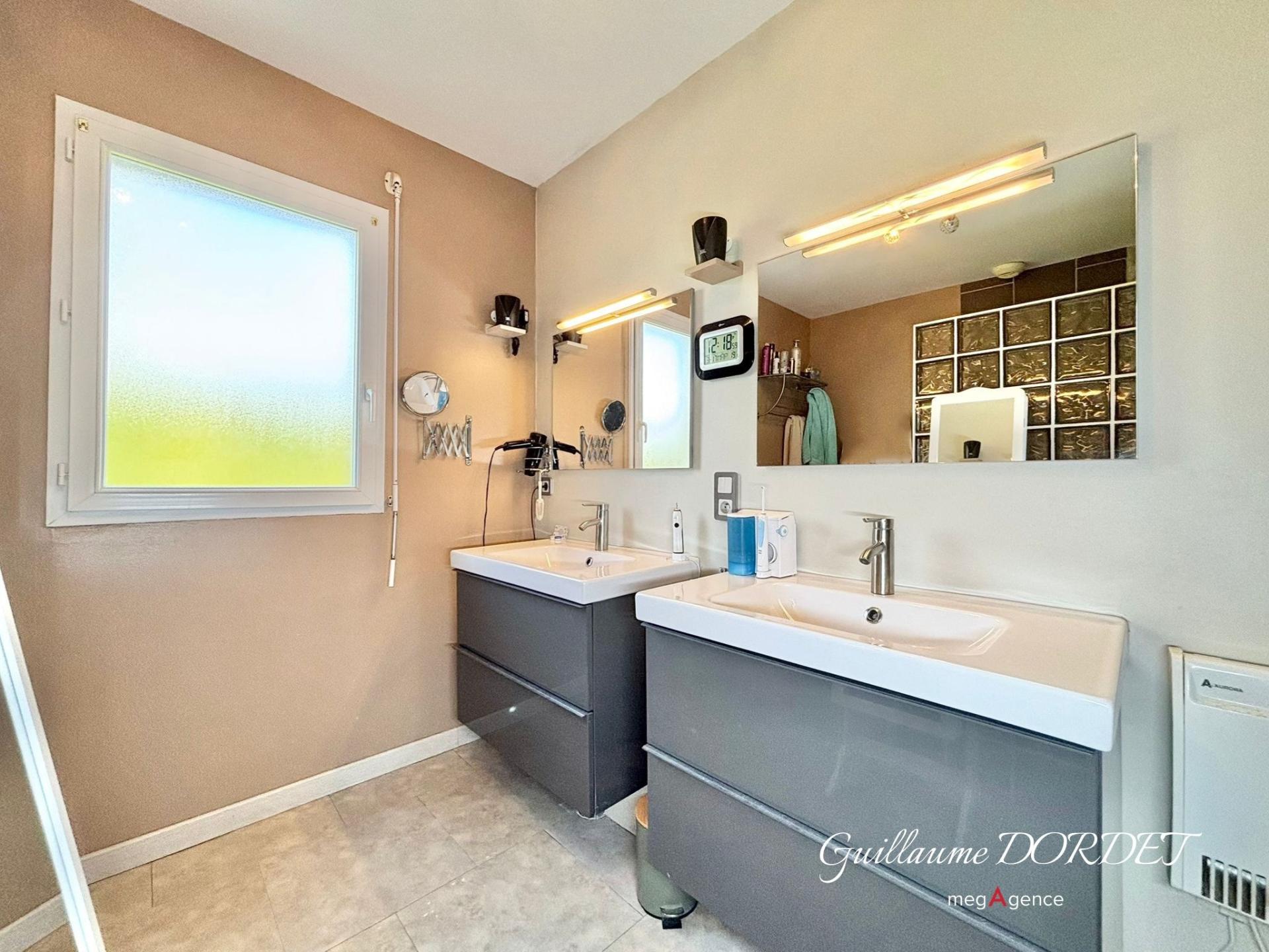 Miniature photo - 11 / 20