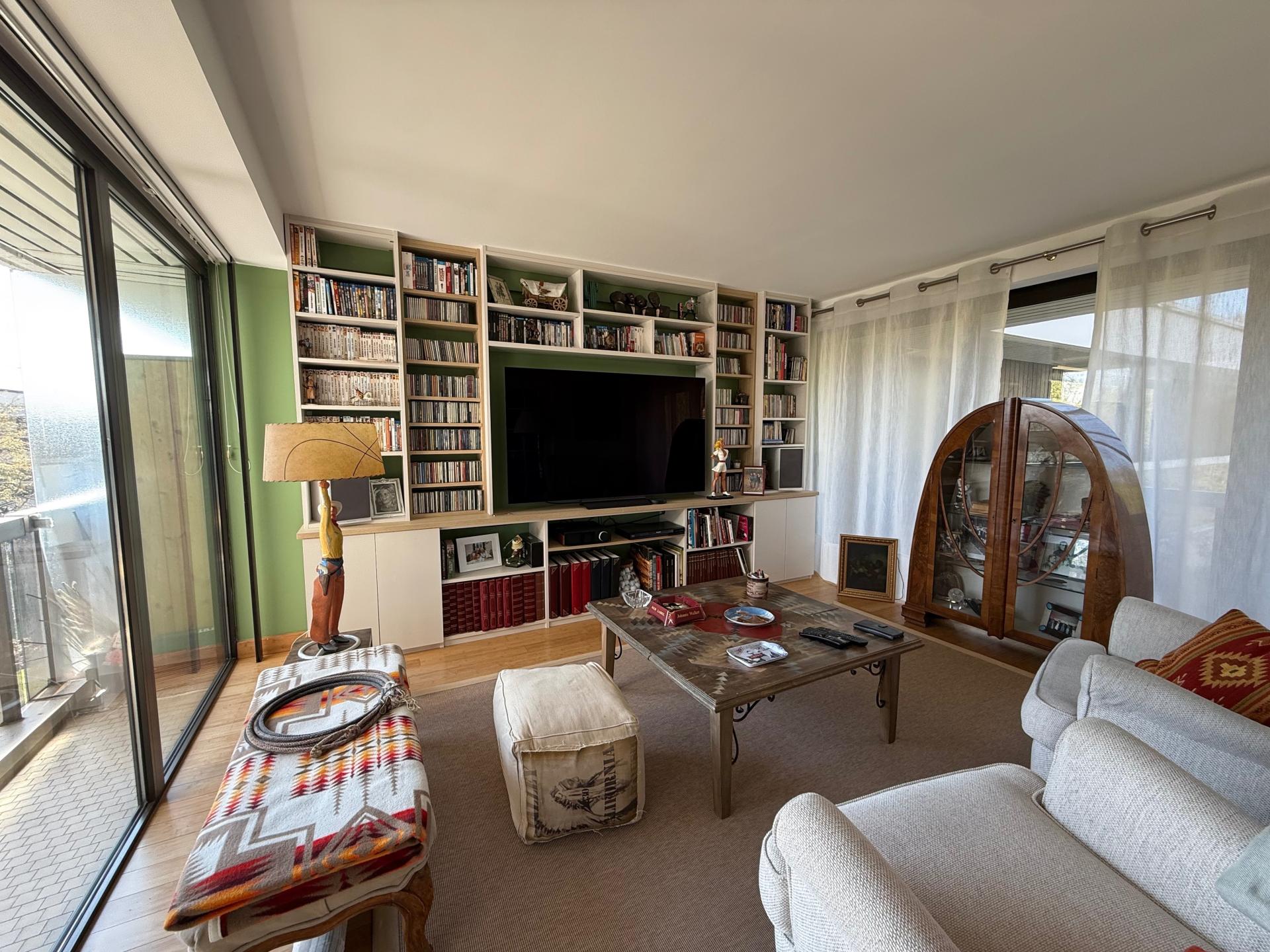 Miniature photo - 2 / 12