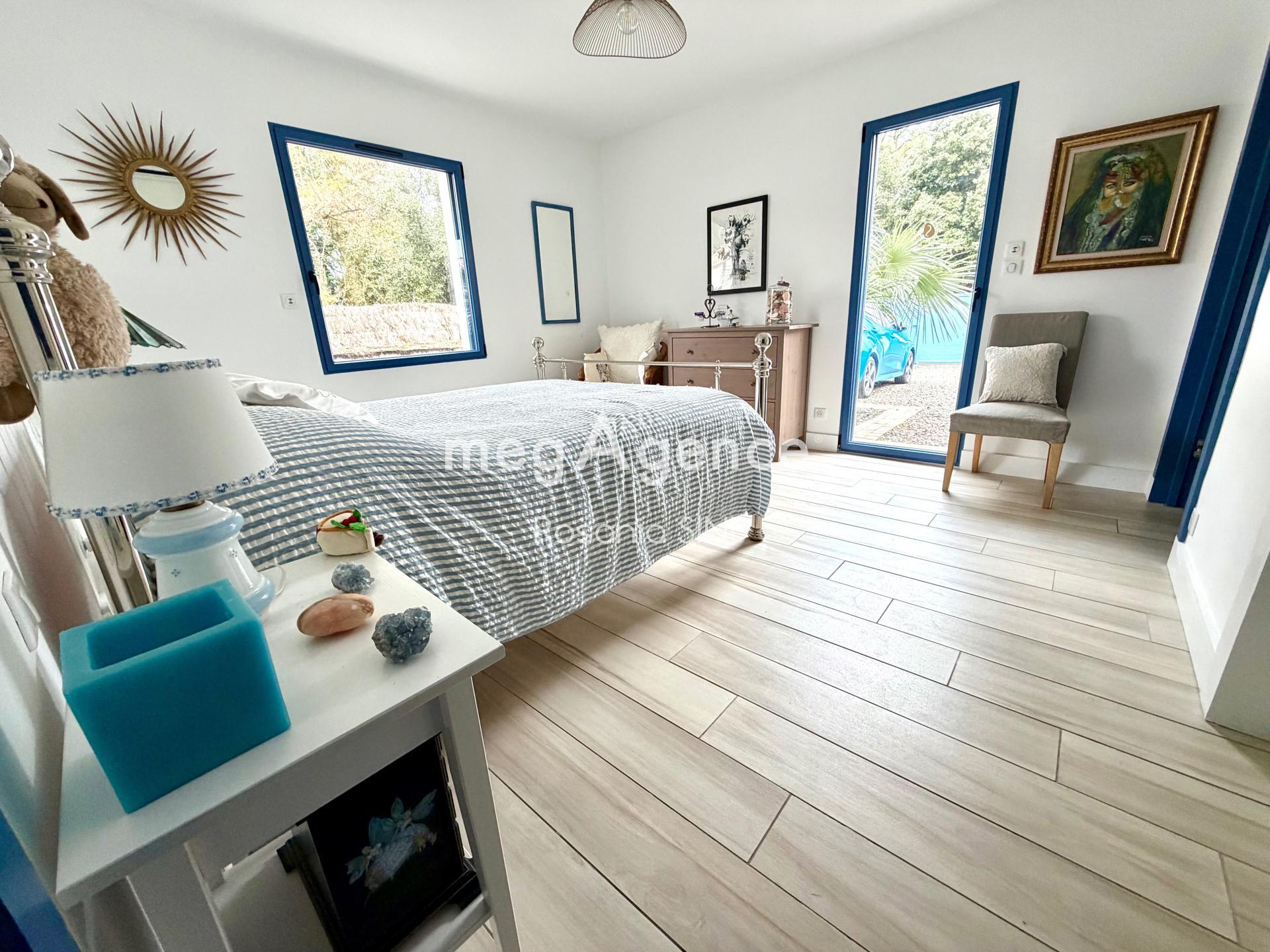 Miniature photo - 12 / 16