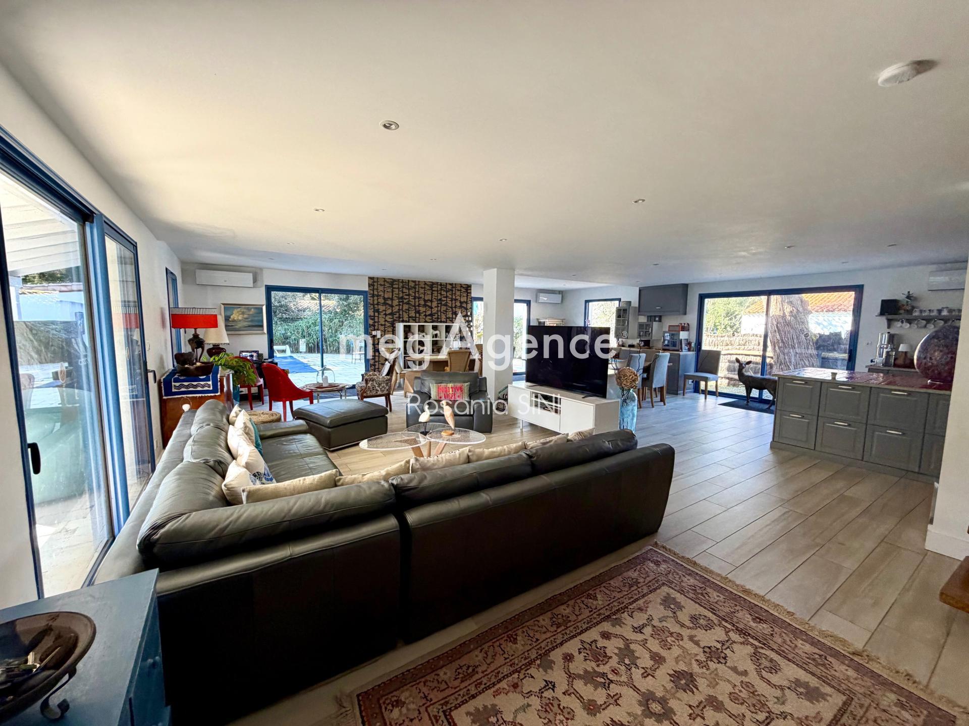 Miniature photo - 2 / 16