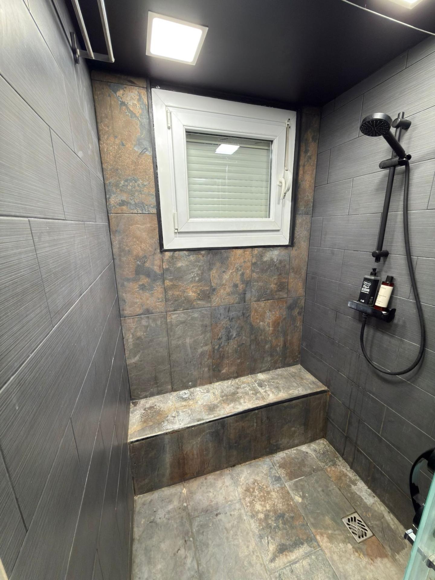 Miniature photo - 6 / 8