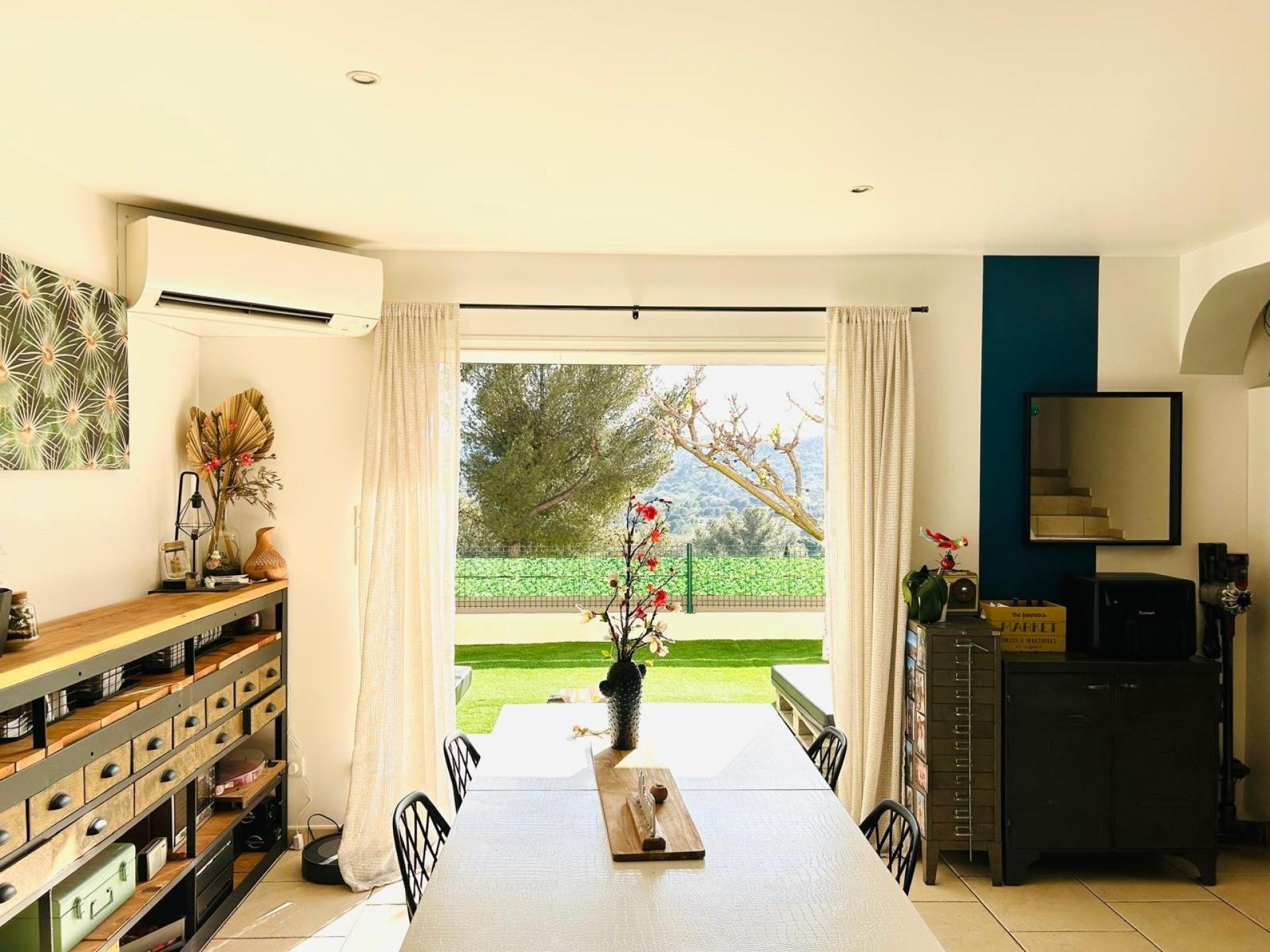 Miniature photo - 2 / 10