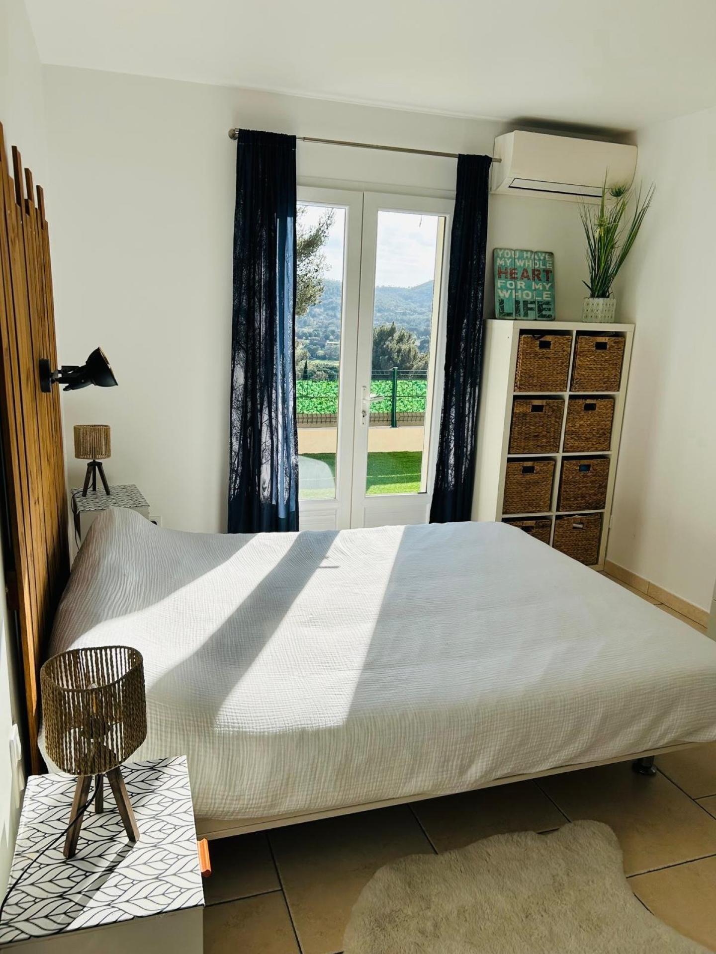 Miniature photo - 5 / 10