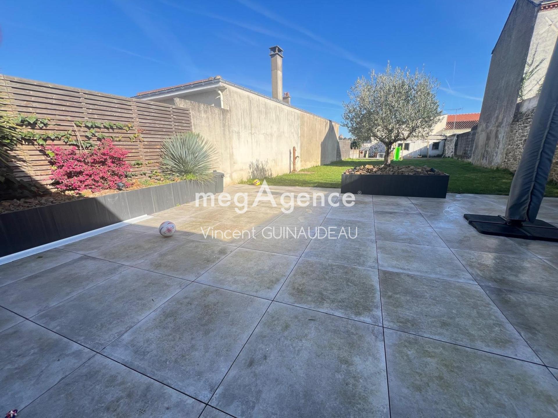 Miniature photo - 2 / 11