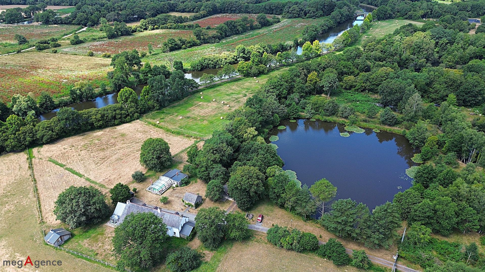 Miniature photo - 2 / 19