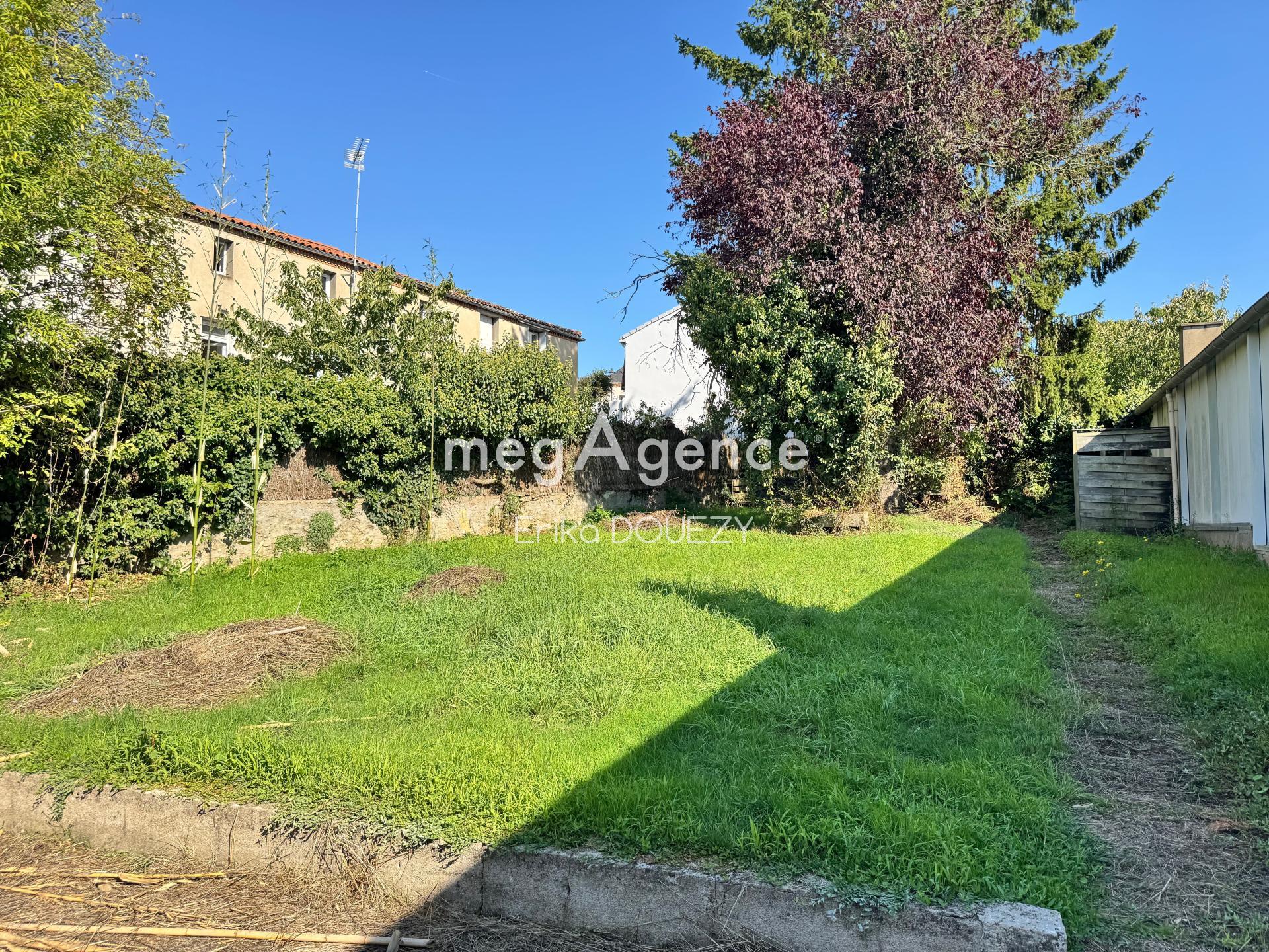 Miniature photo - 2 / 13