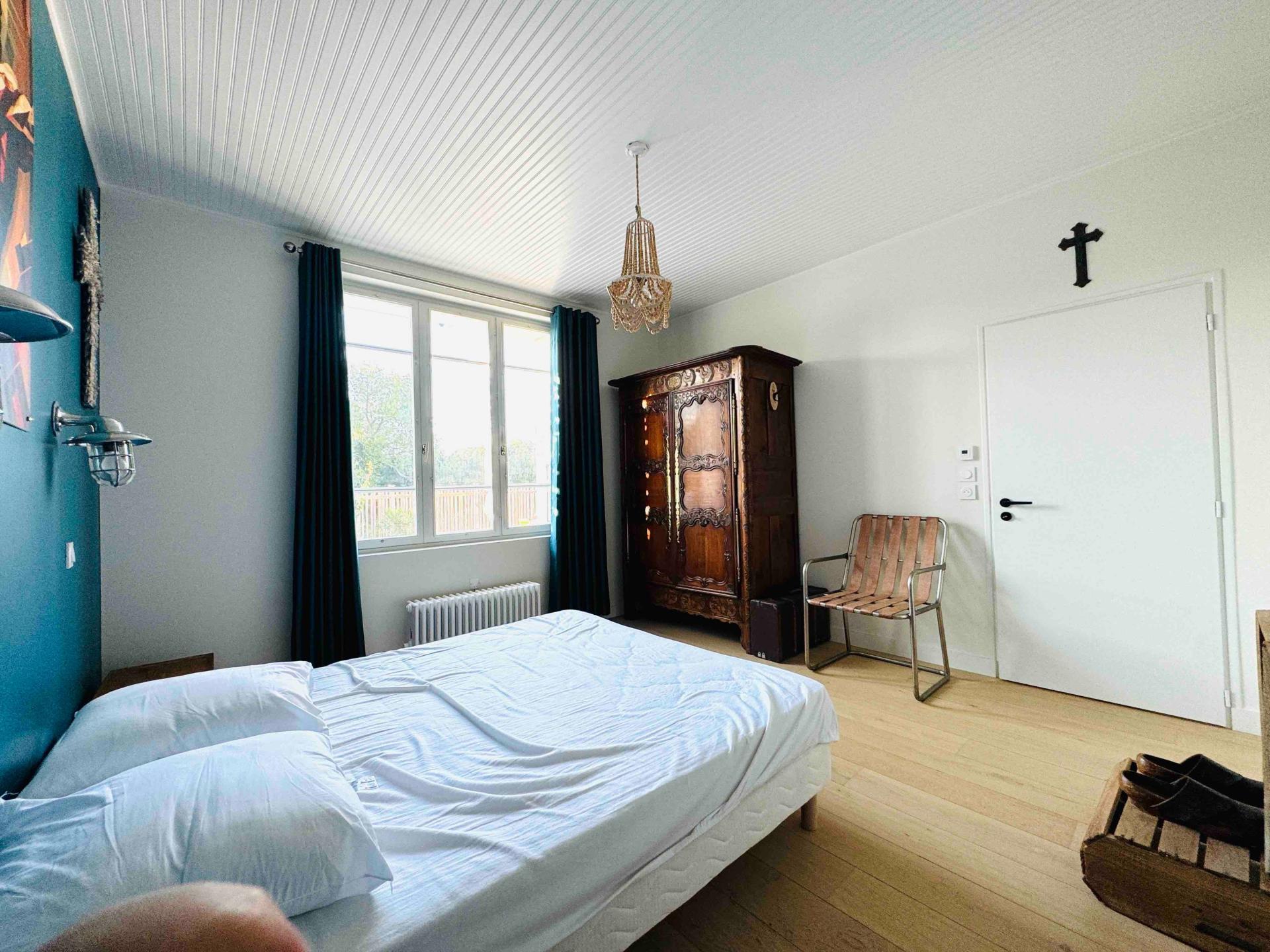 Miniature photo - 12 / 16